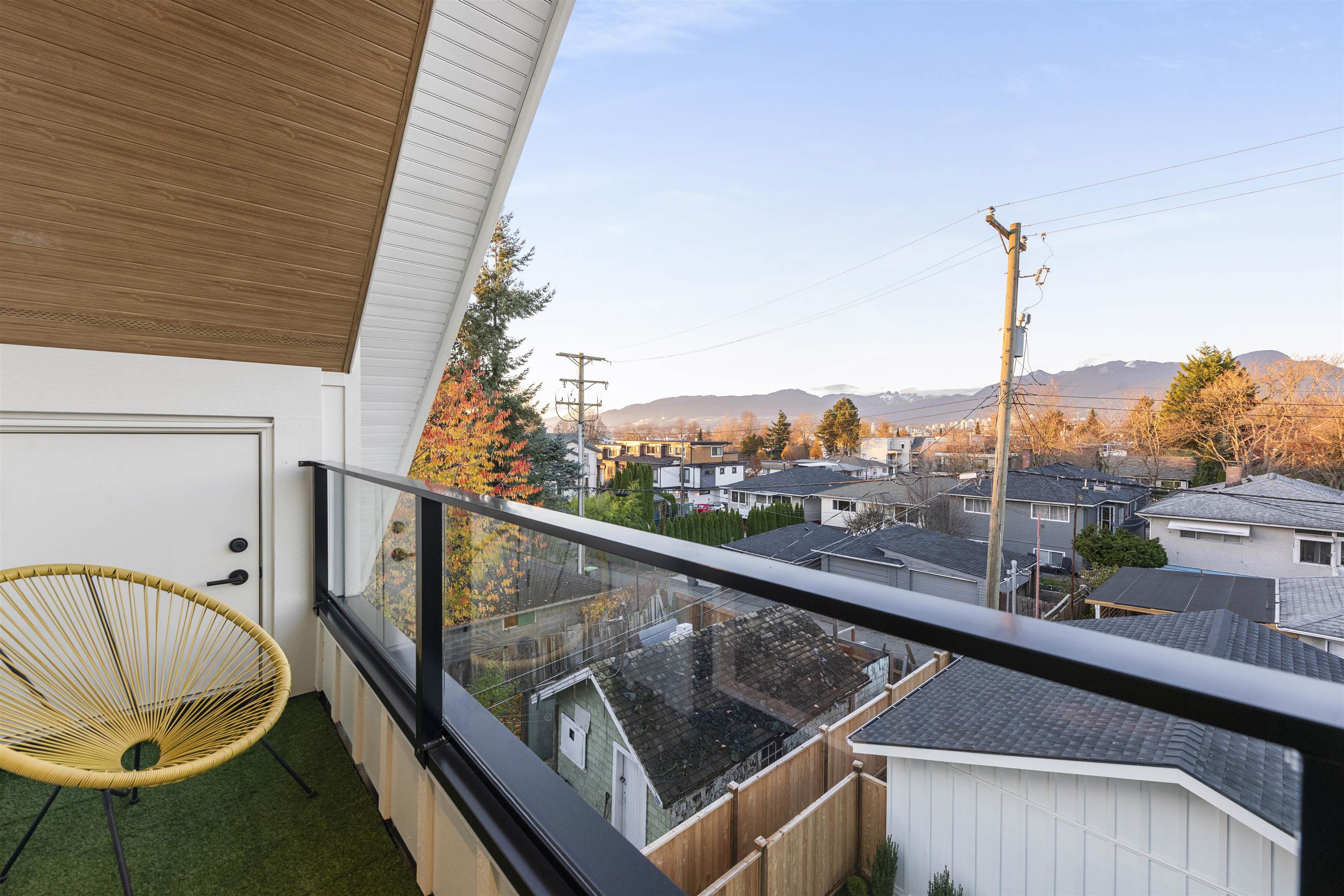 2467 Triumph Street, Vancouver 10