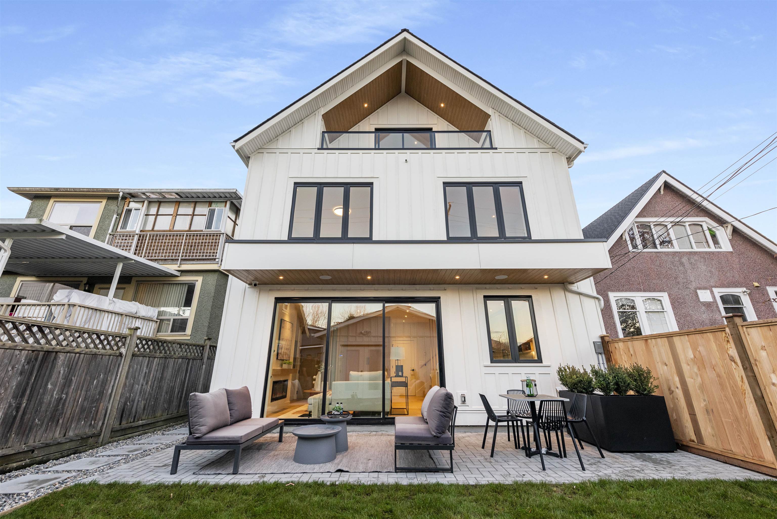 2467 Triumph Street, Vancouver 11