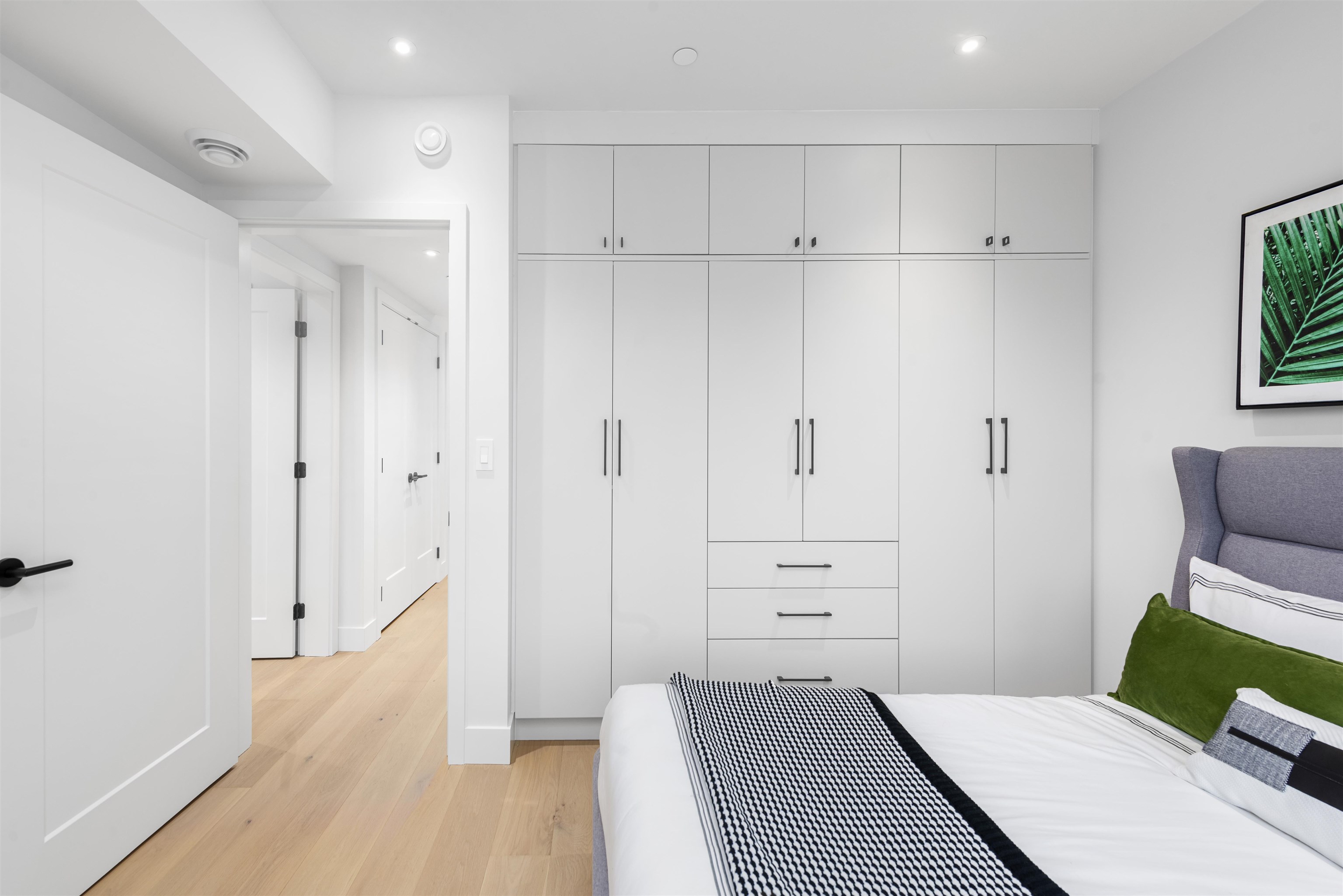 2467 Triumph Street, Vancouver 25