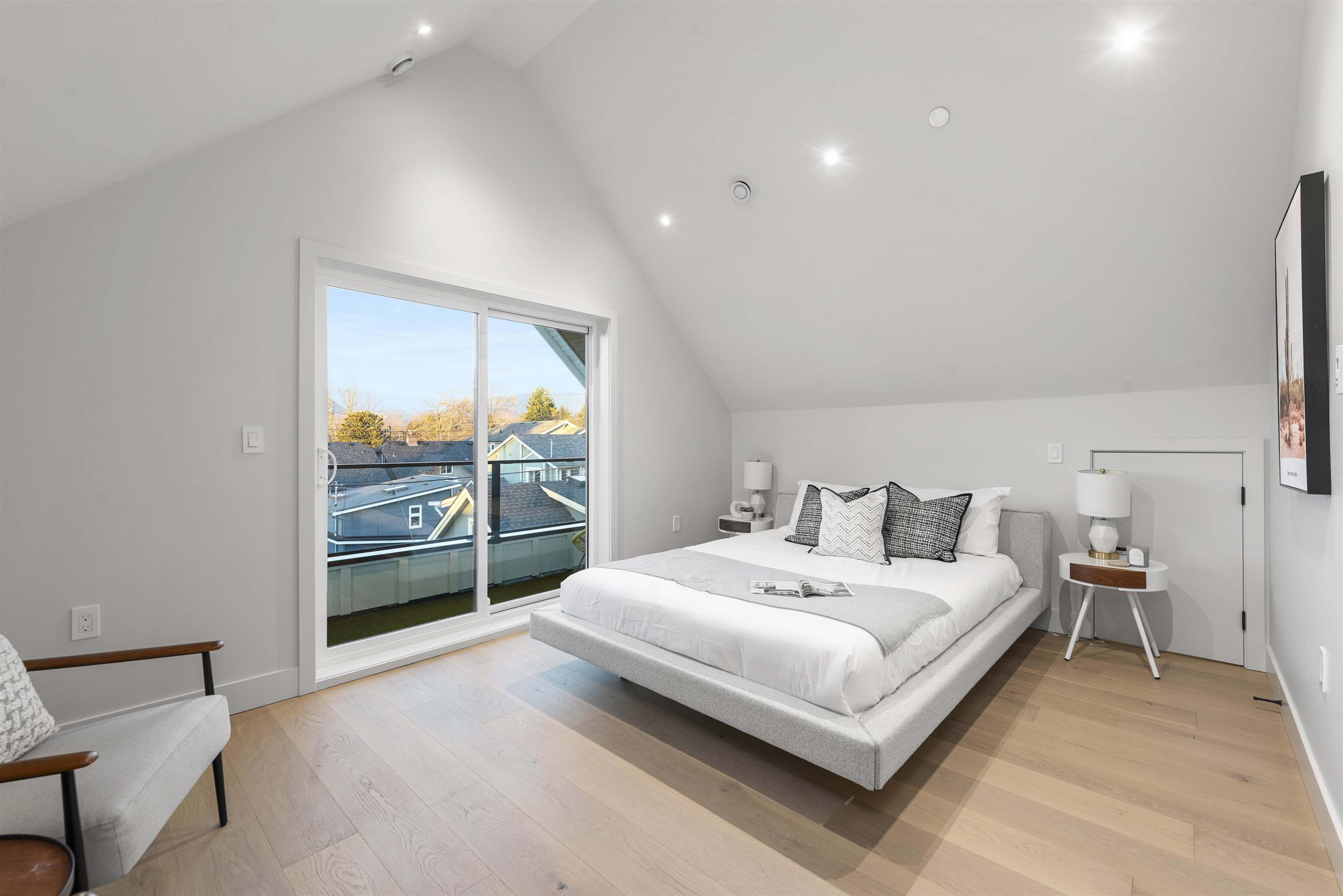2467 Triumph Street, Vancouver 9