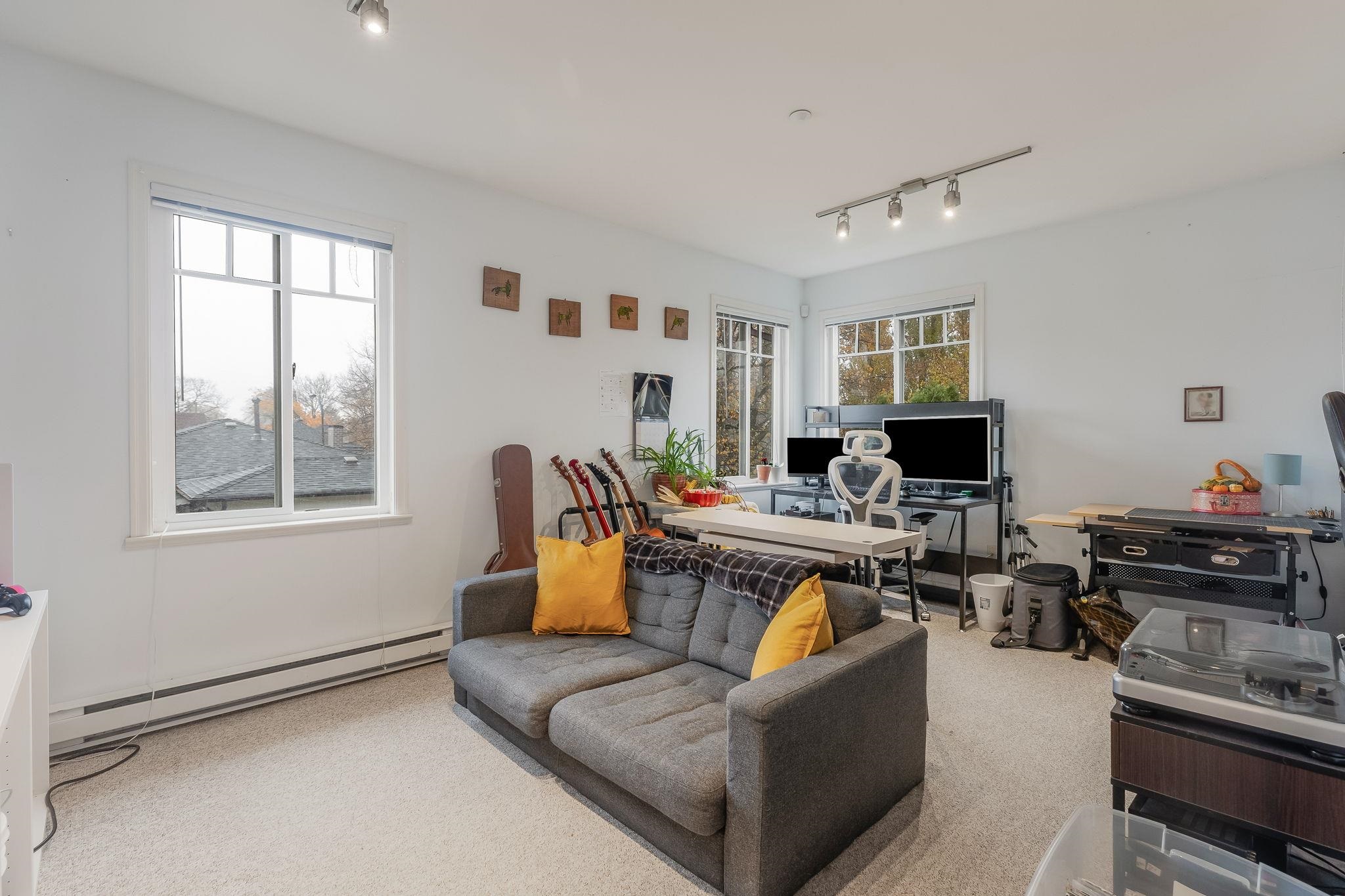 4135 John Street, Vancouver 14
