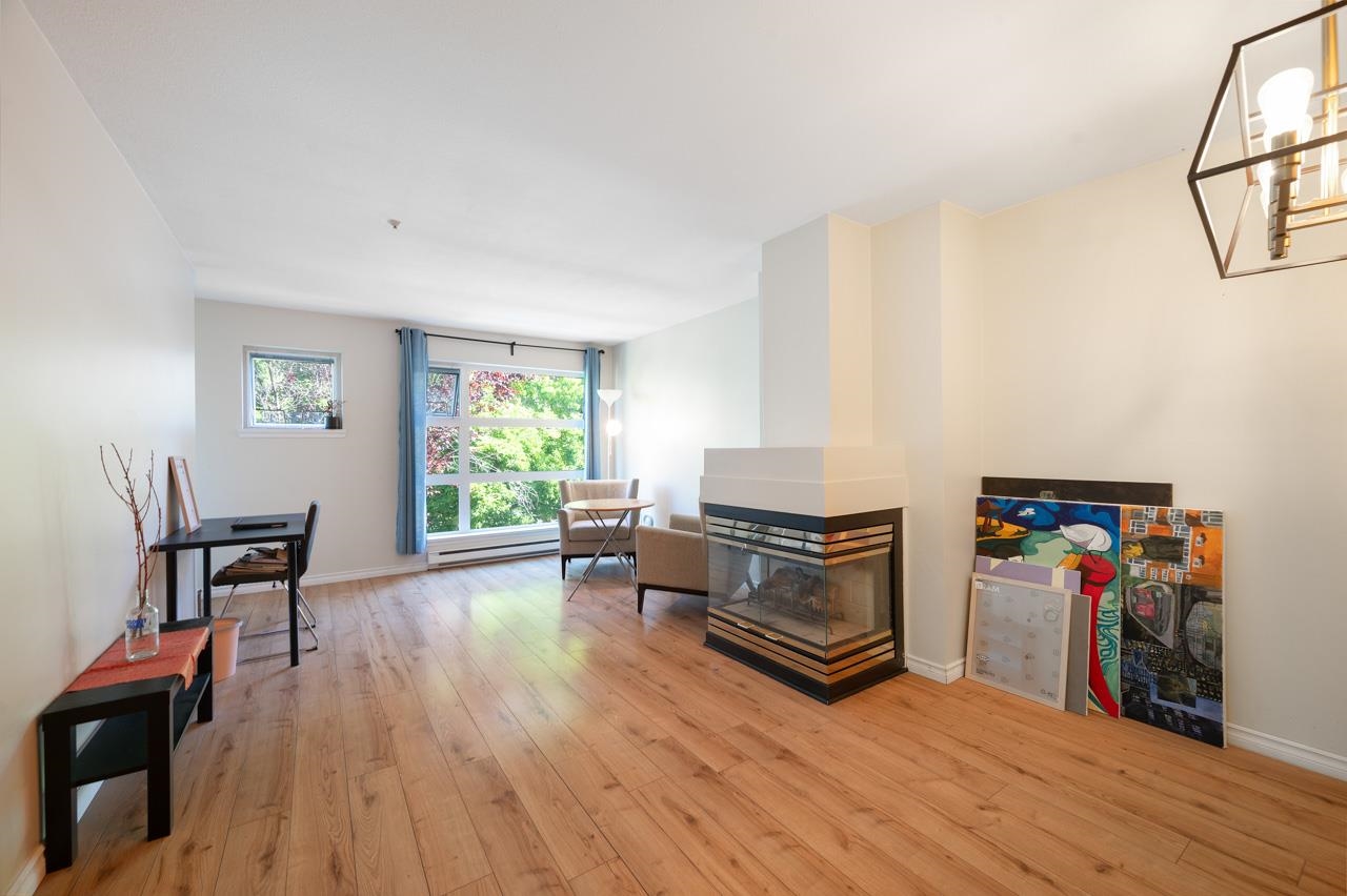 302 2815 Yew Street, Vancouver 3