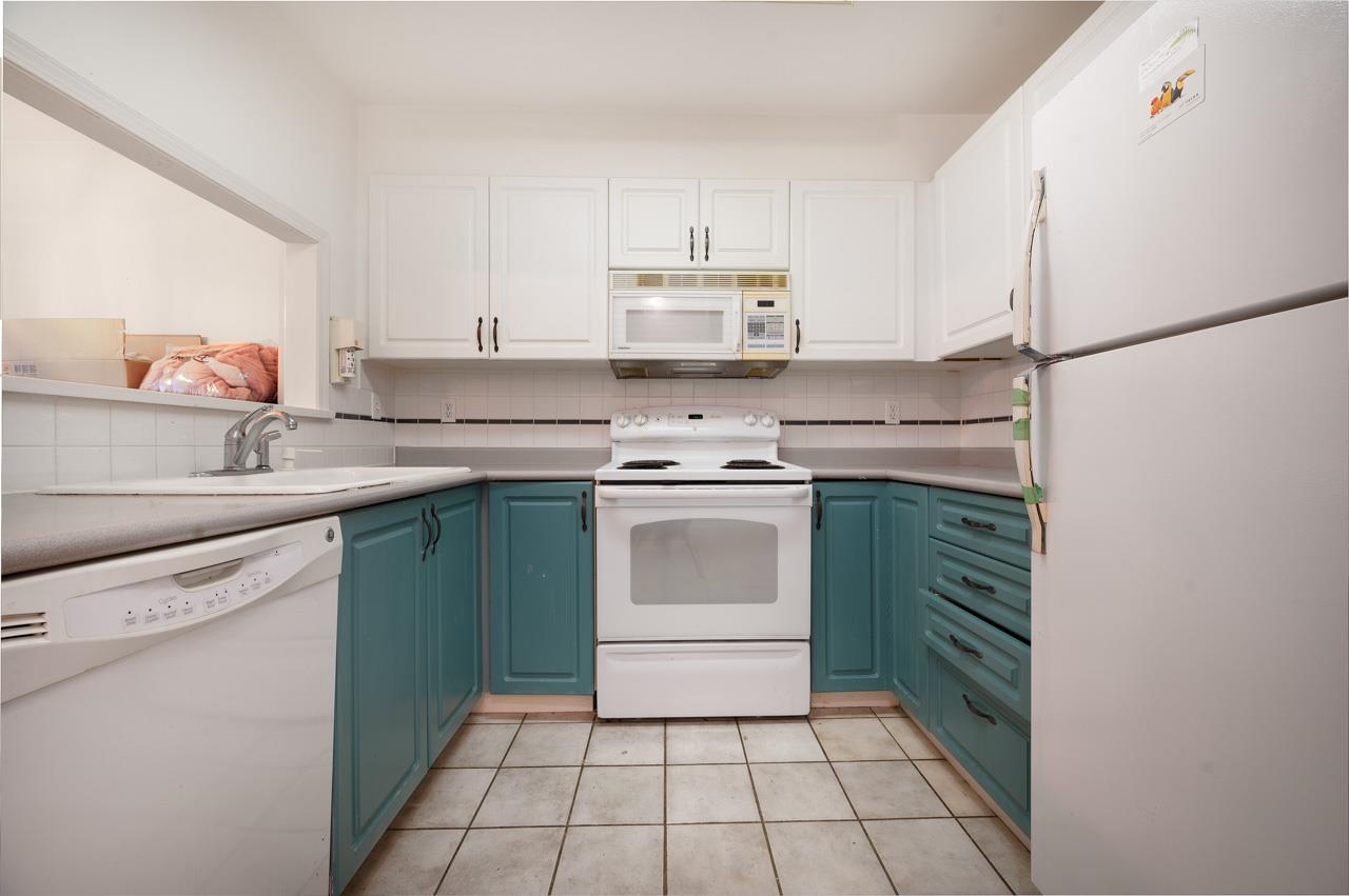 302 2815 Yew Street, Vancouver 5