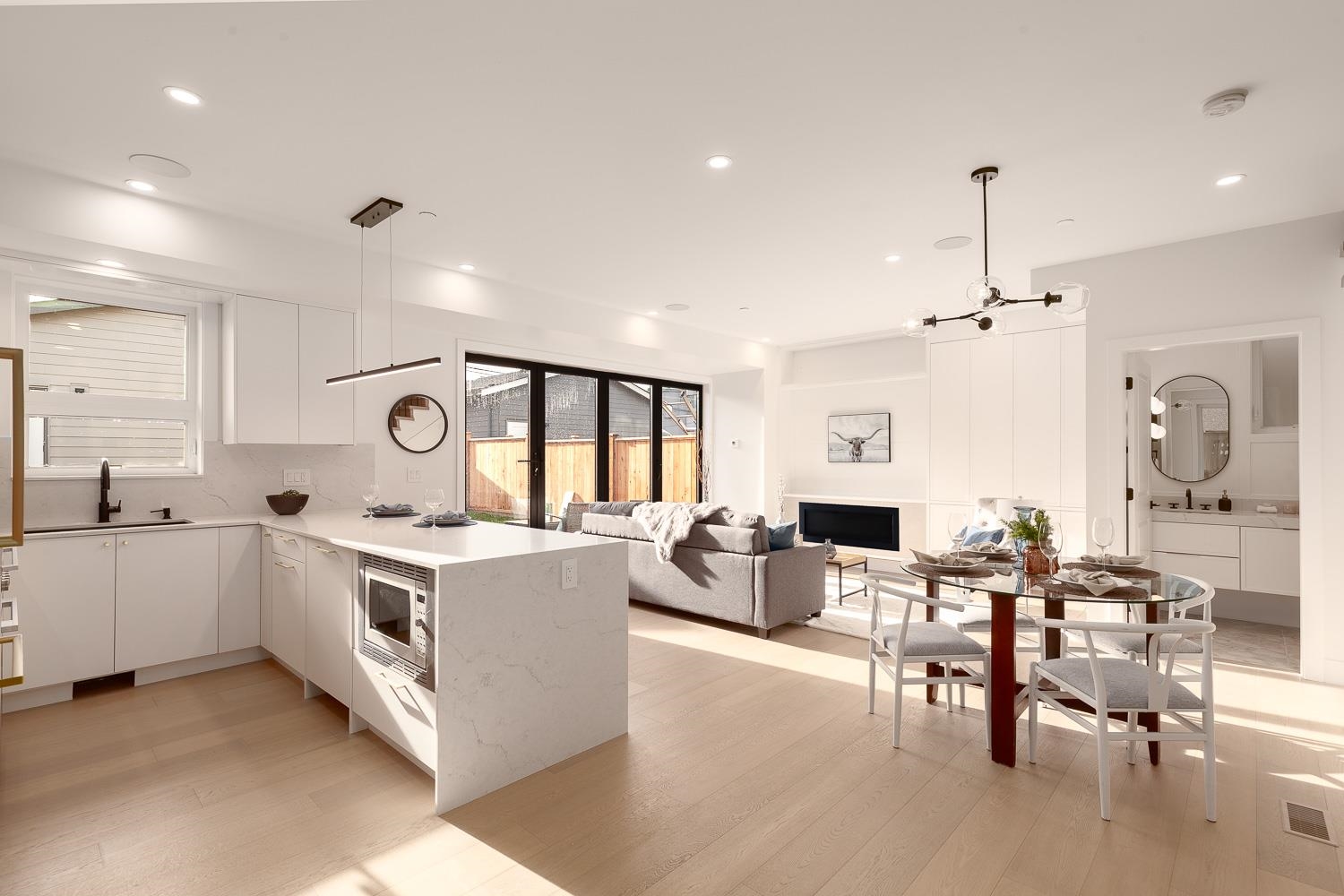 2 240 E 17th Avenue, Vancouver