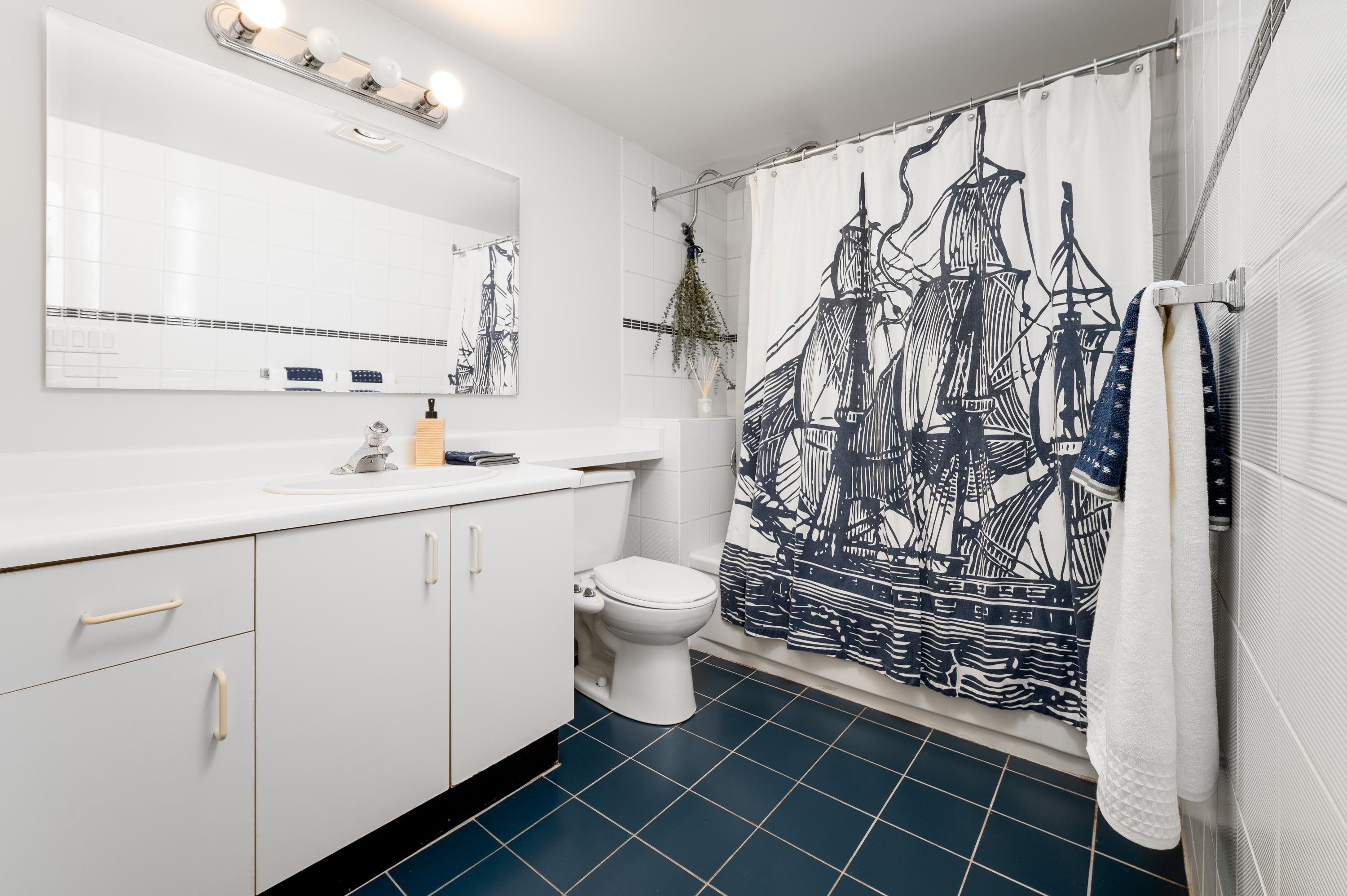 403 1147 Nelson Street, Vancouver 17