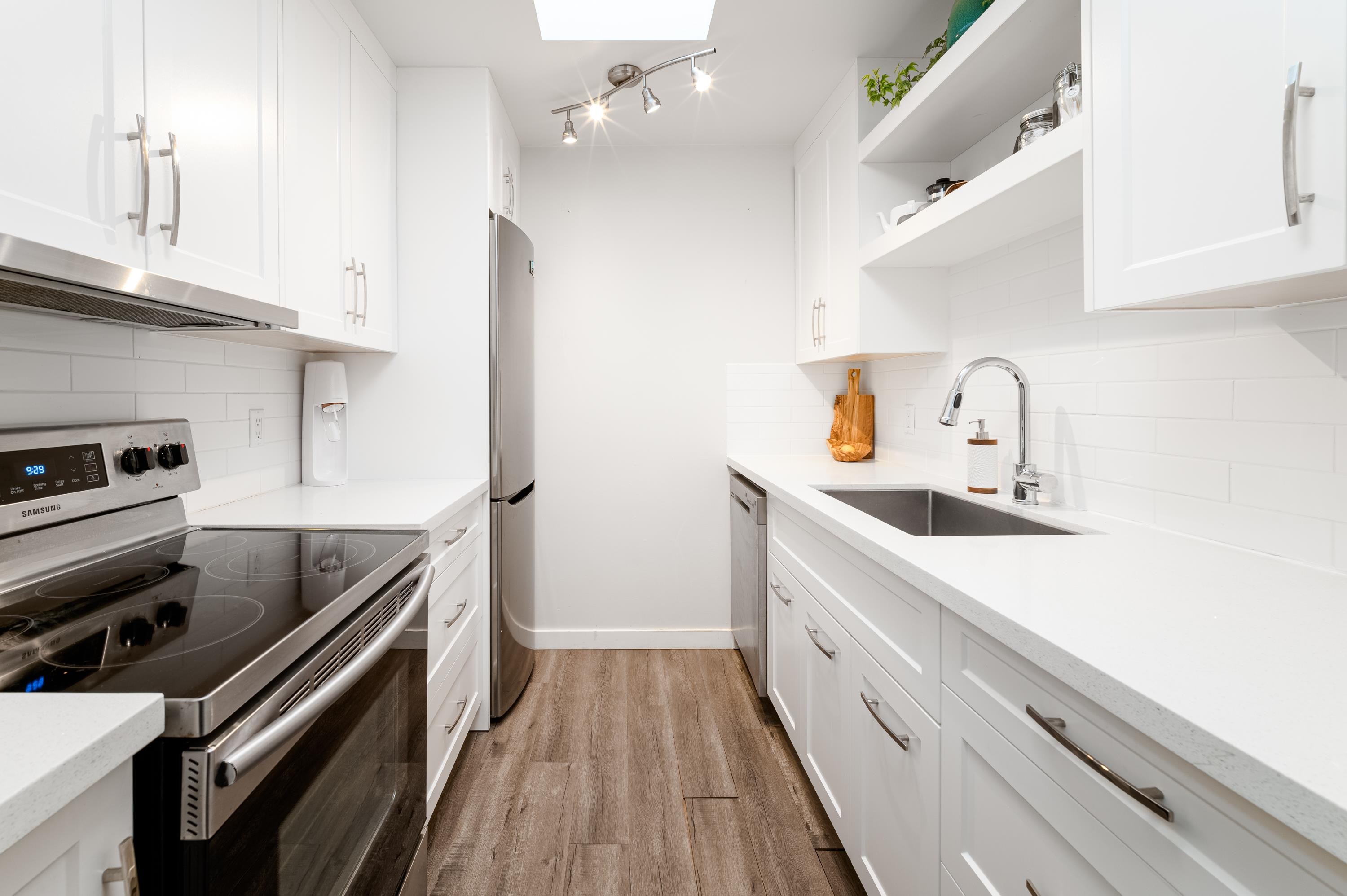 403 1147 Nelson Street, Vancouver 5