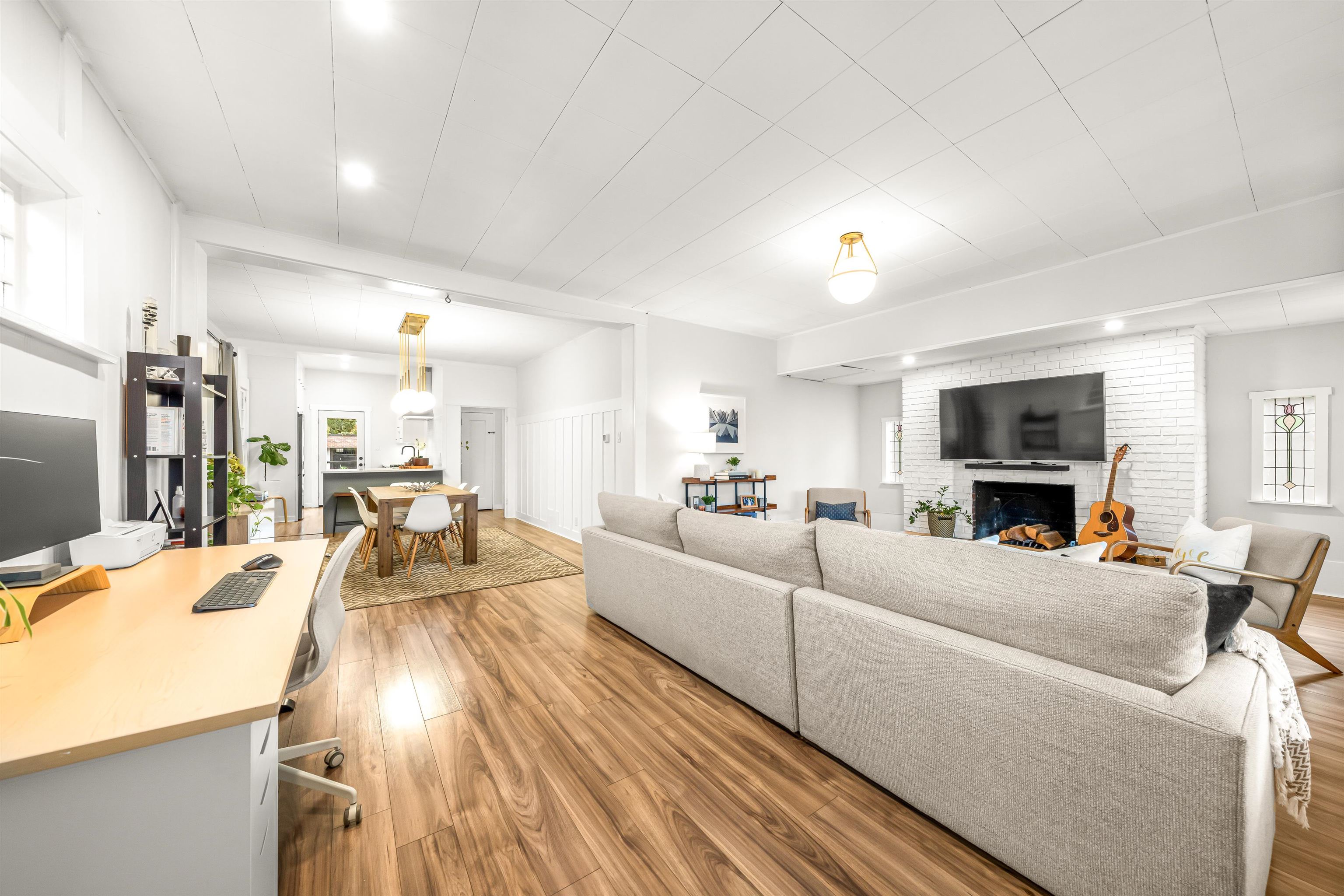 Listing image of 2136 FRANKLIN STREET