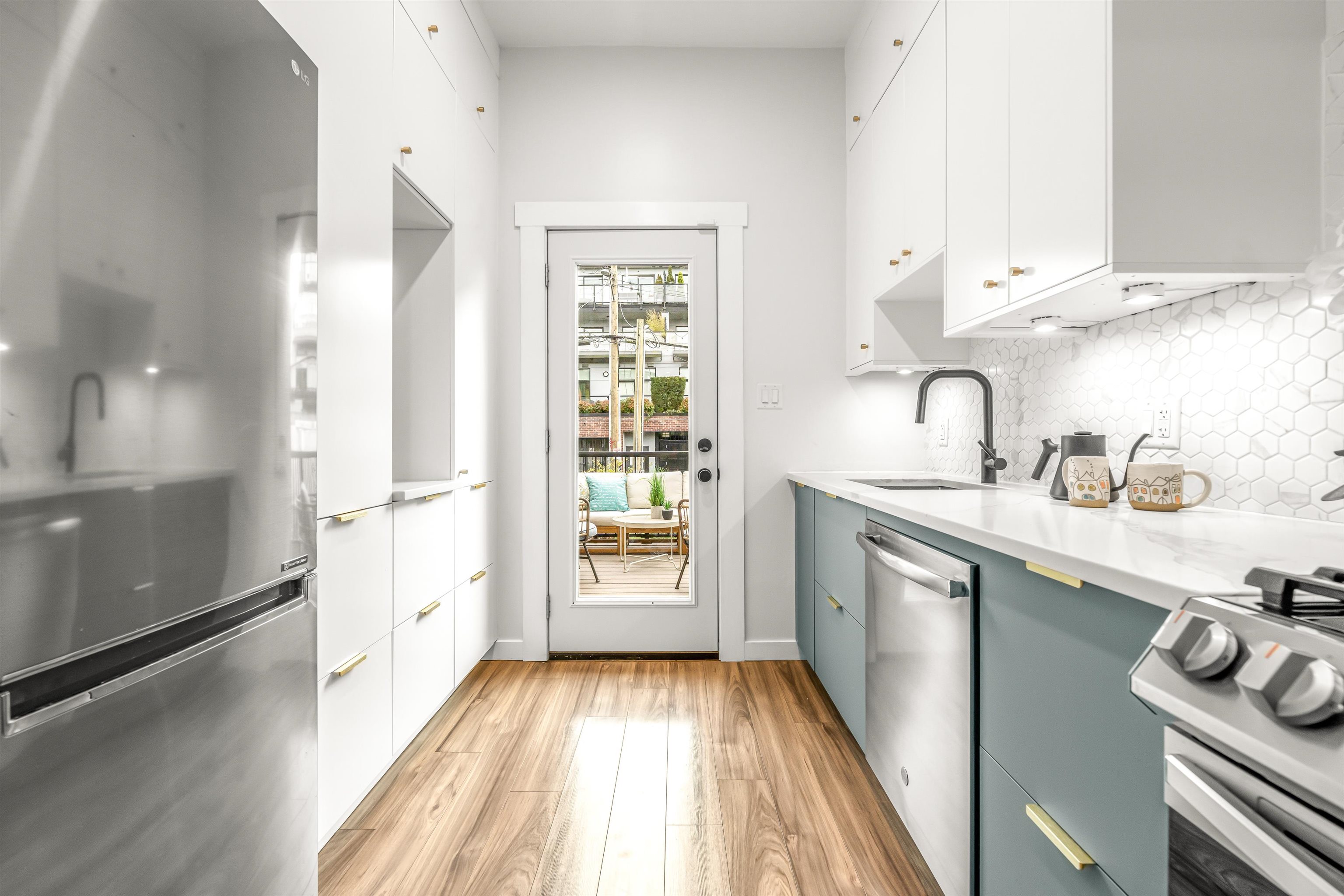 Listing image of 2136 FRANKLIN STREET