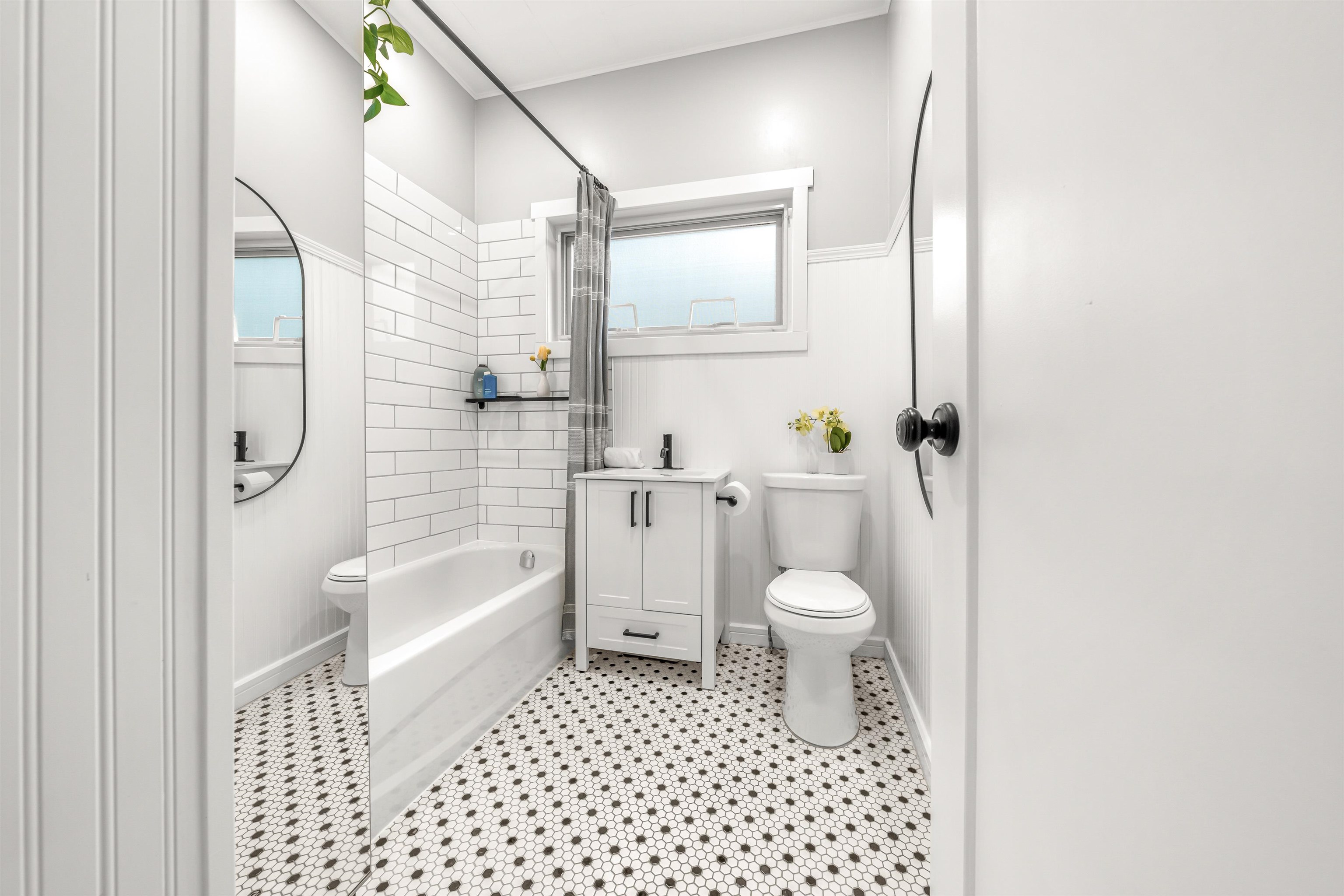 Listing image of 2136 FRANKLIN STREET
