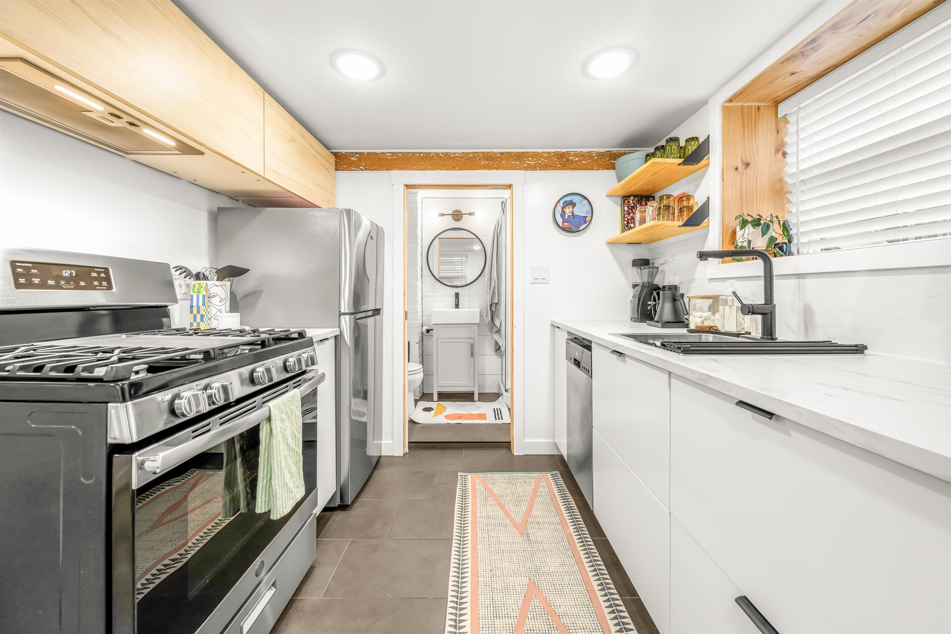 Listing image of 2136 FRANKLIN STREET
