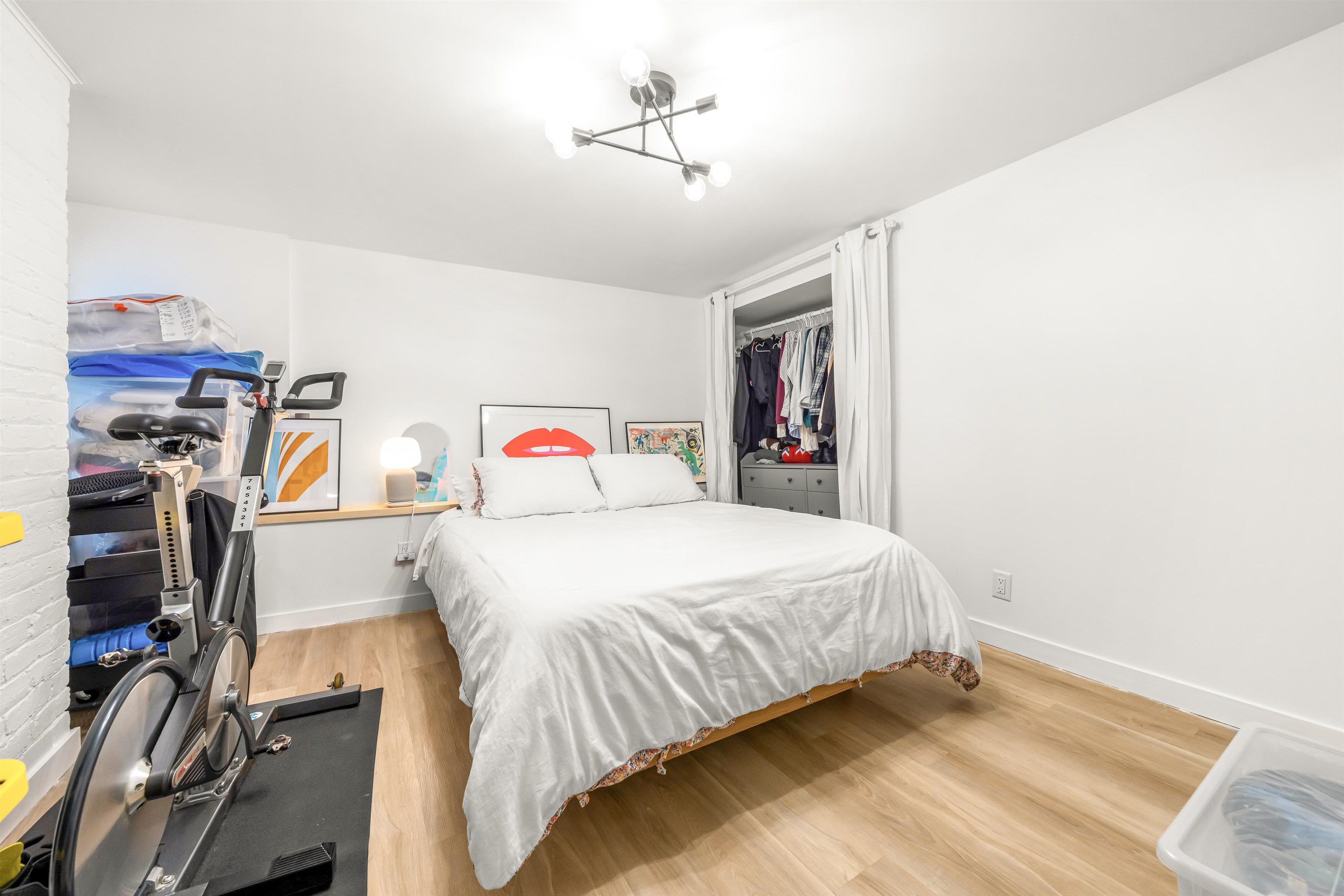 Listing image of 2136 FRANKLIN STREET