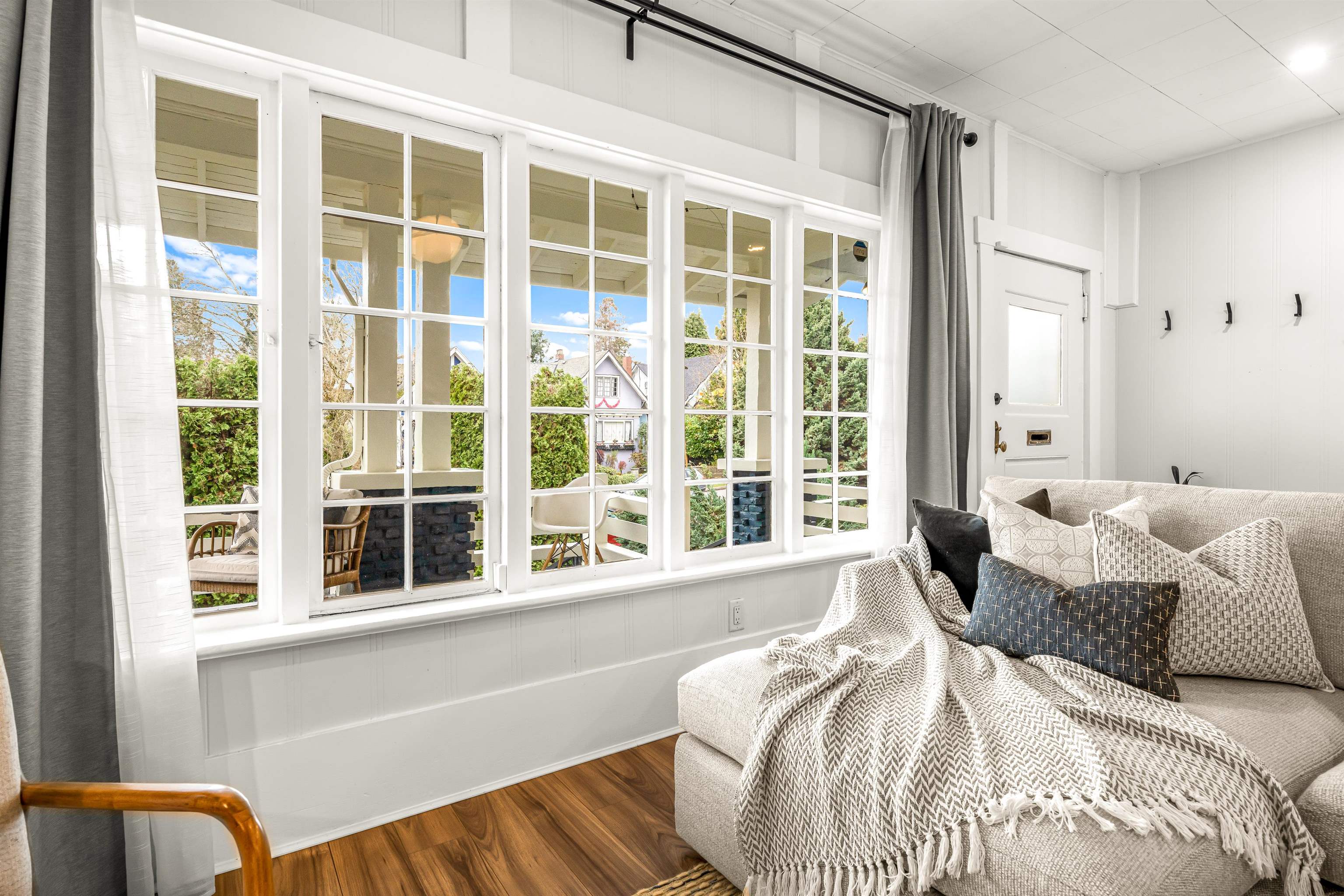 Listing image of 2136 FRANKLIN STREET