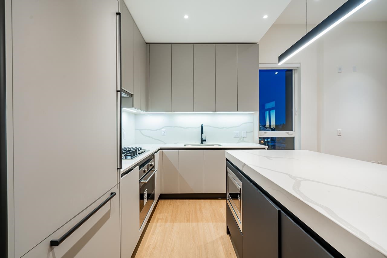 503 2235 E Broadway, Vancouver