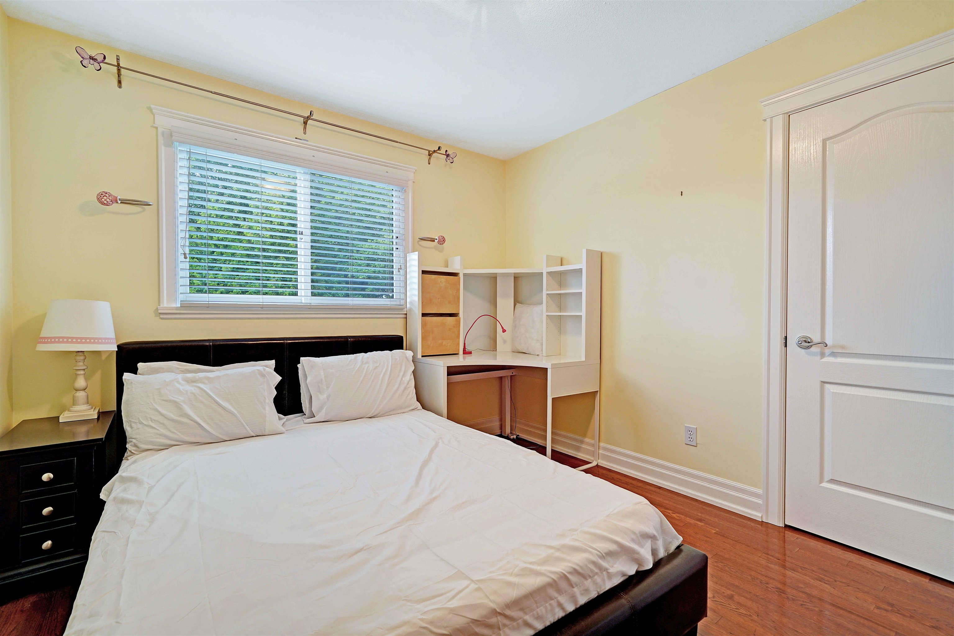 13371 21A AVENUE, Surrey, British Columbia V4A 9N1, 6 Bedrooms Bedrooms, ,6 BathroomsBathrooms,Residential Detached,For Sale,R2835494