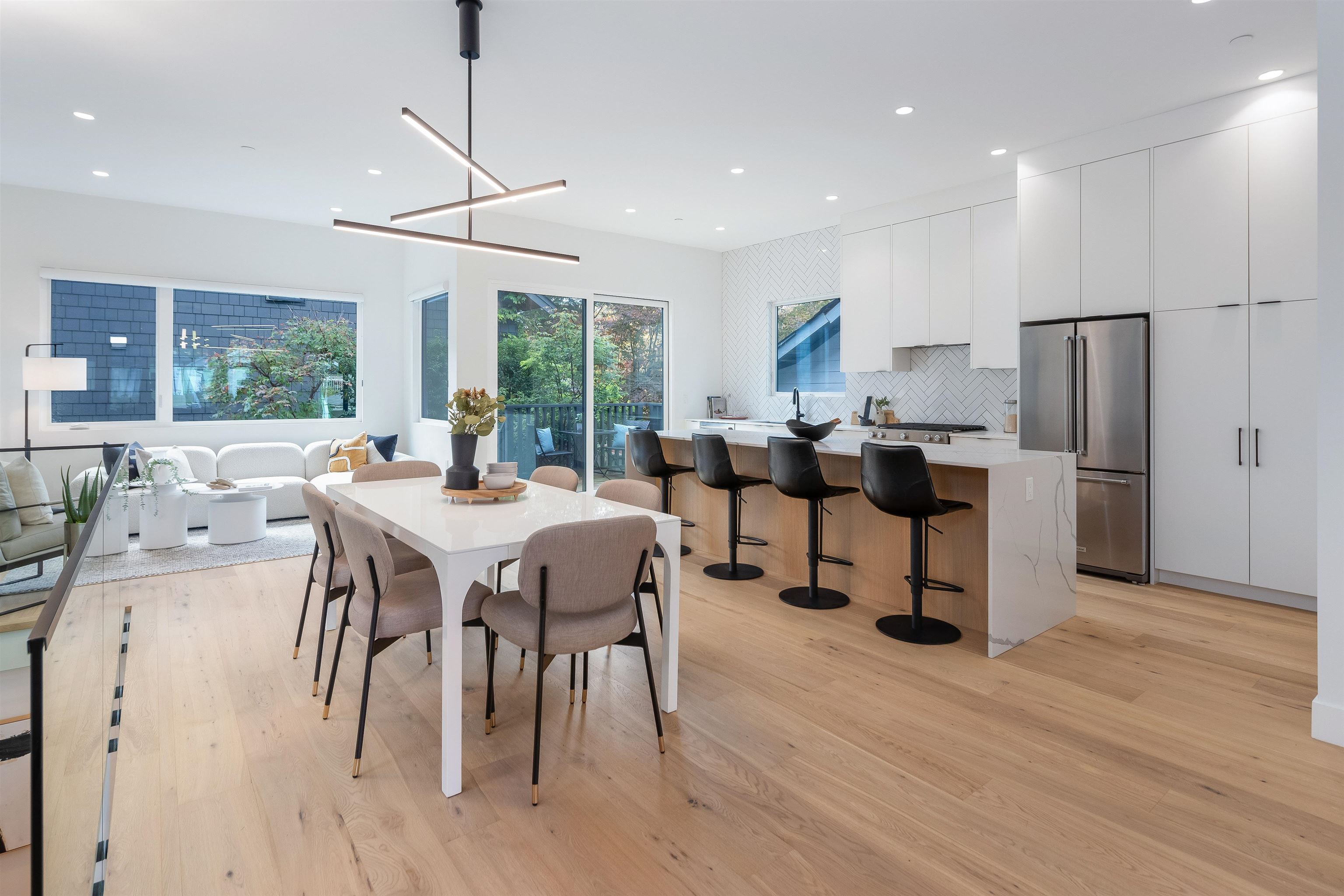 Listing image of 1136 E 22ND AVENUE