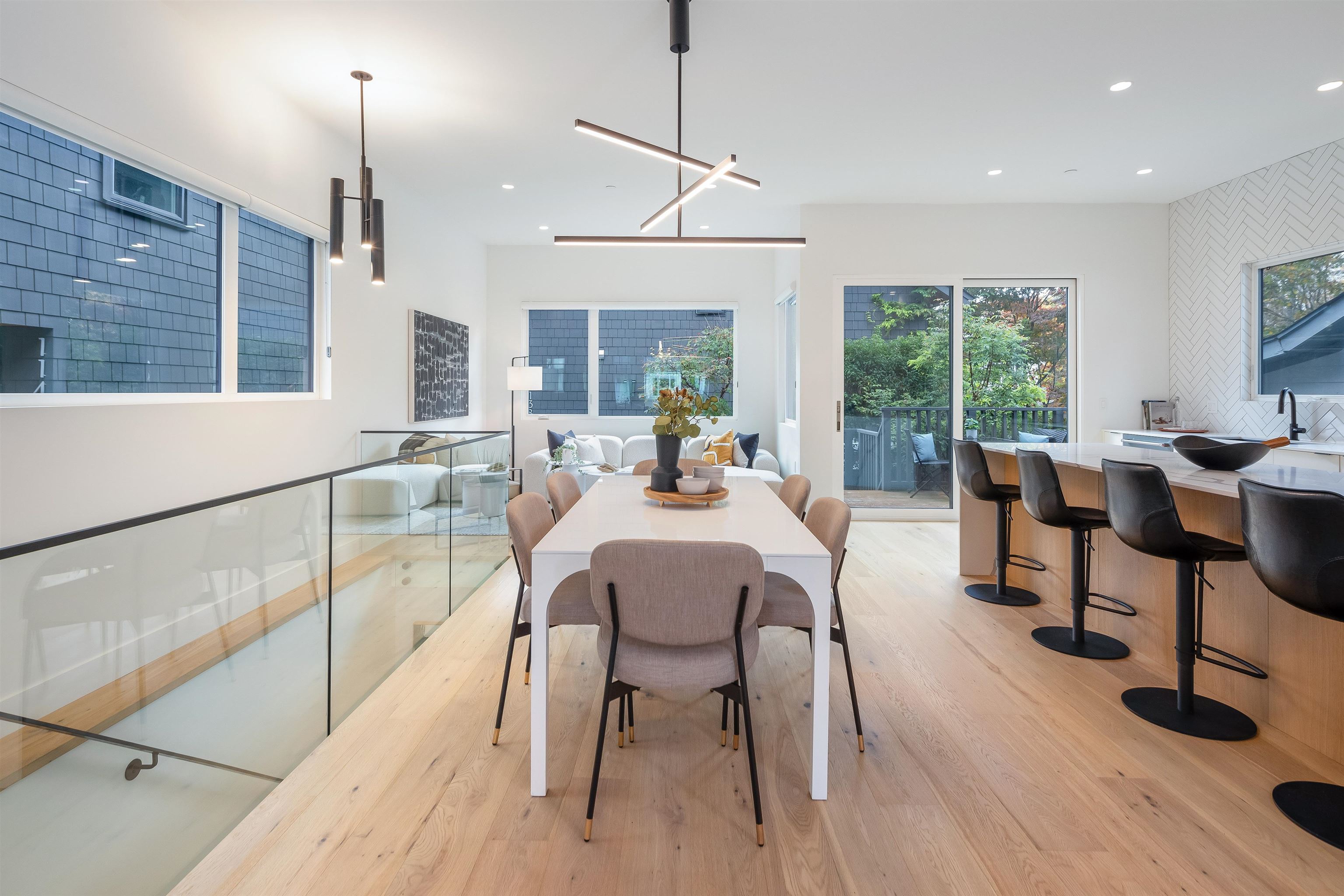 Listing image of 1136 E 22ND AVENUE