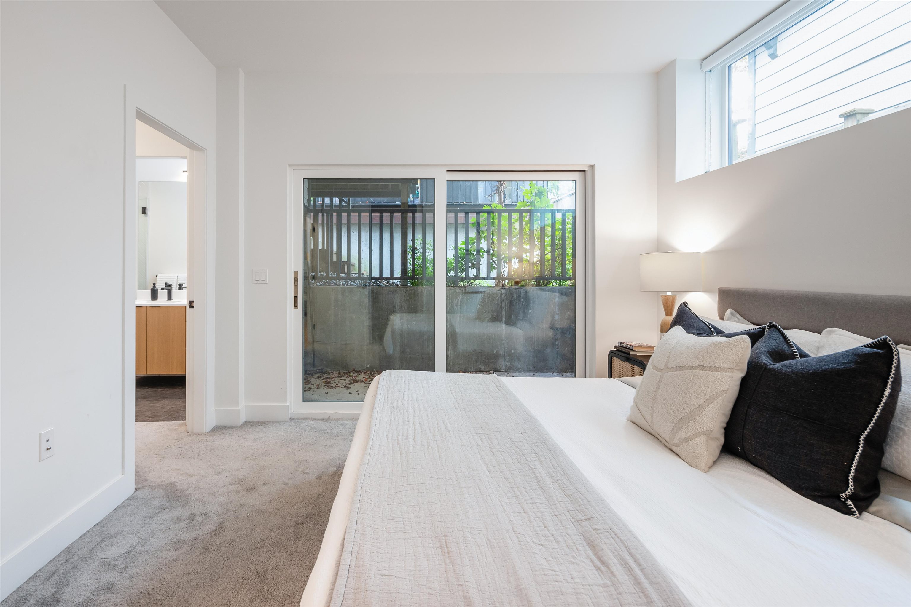 Listing image of 1136 E 22ND AVENUE