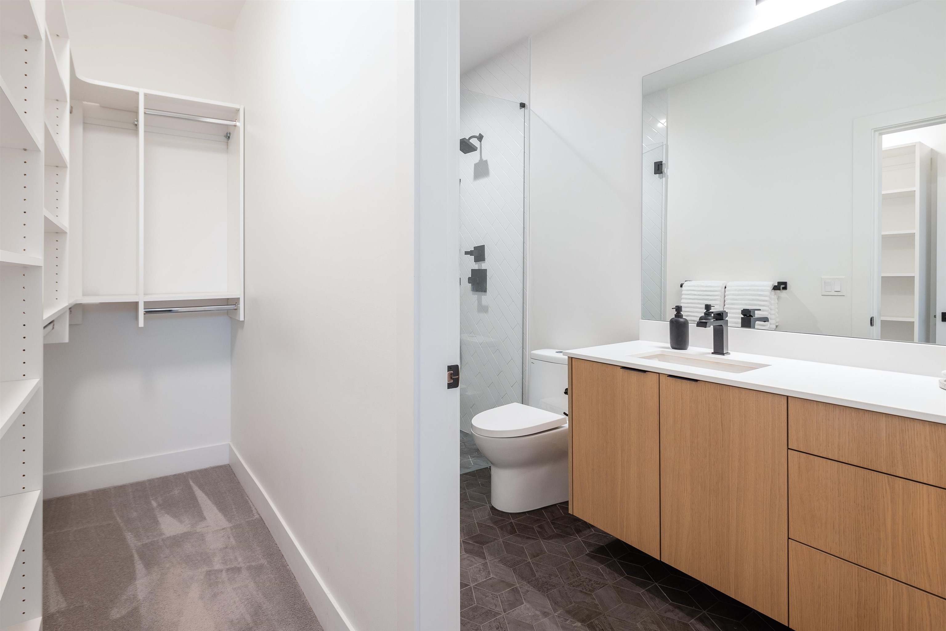 Listing image of 1136 E 22ND AVENUE