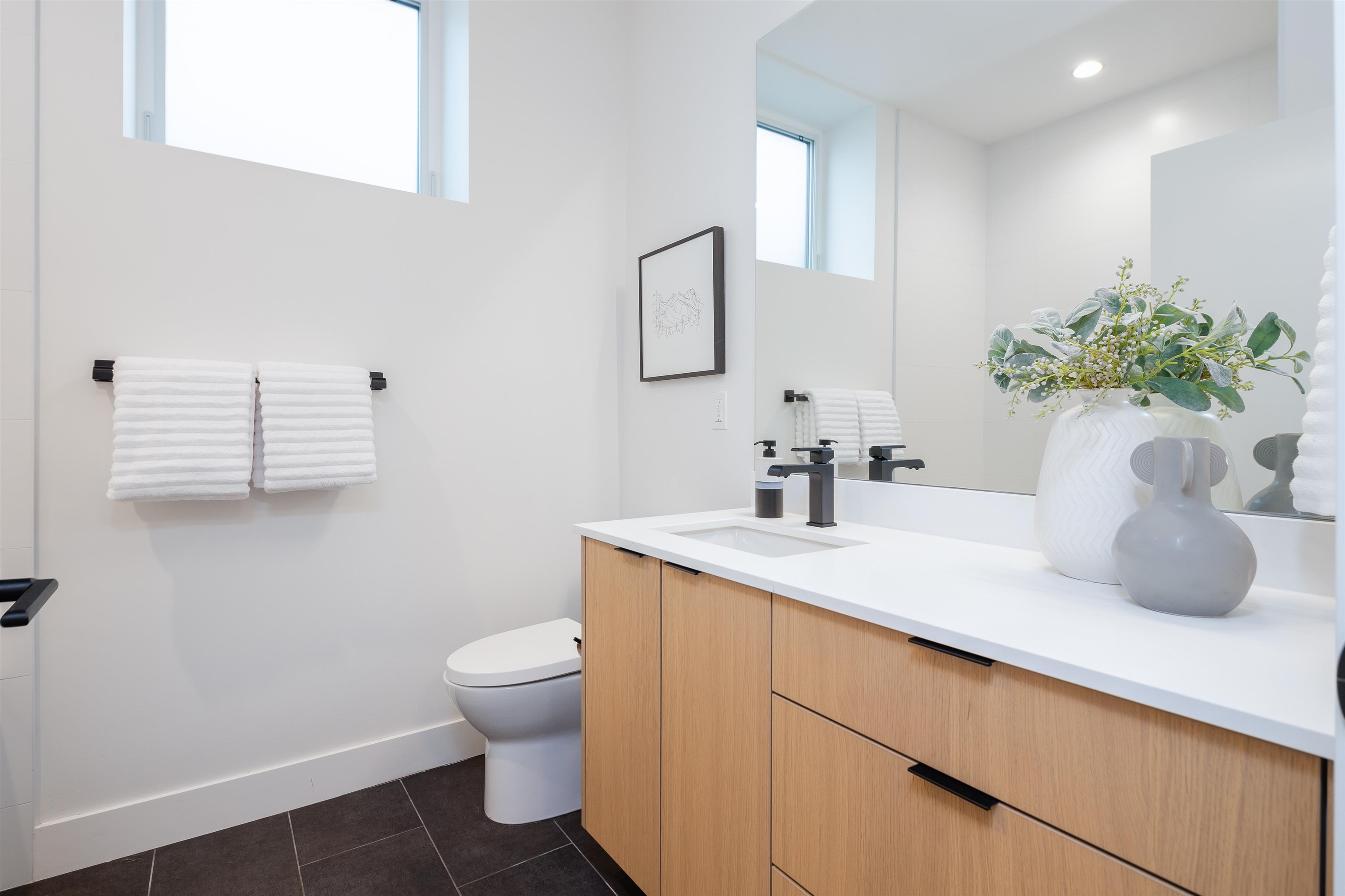 Listing image of 1136 E 22ND AVENUE