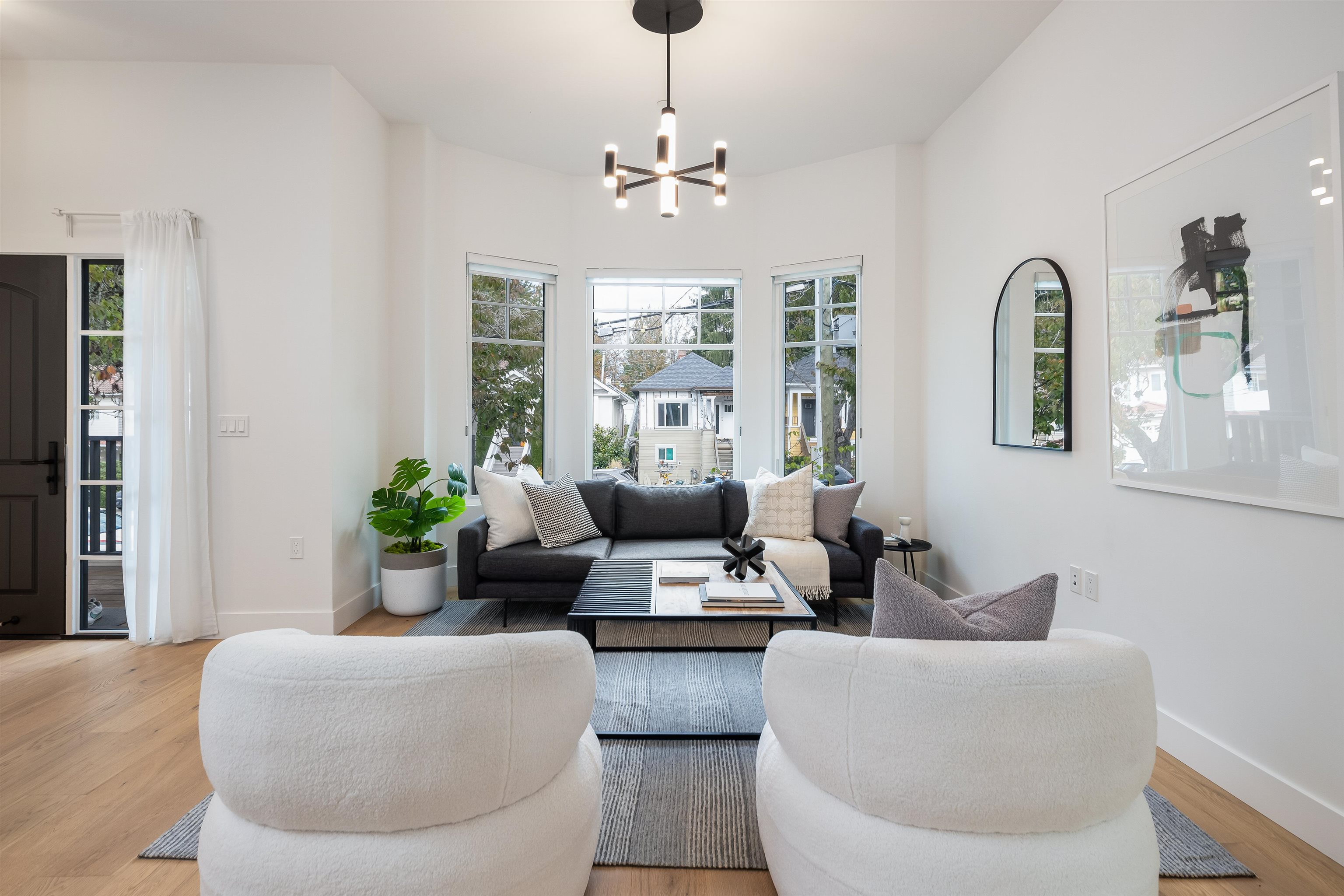 Listing image of 1136 E 22ND AVENUE