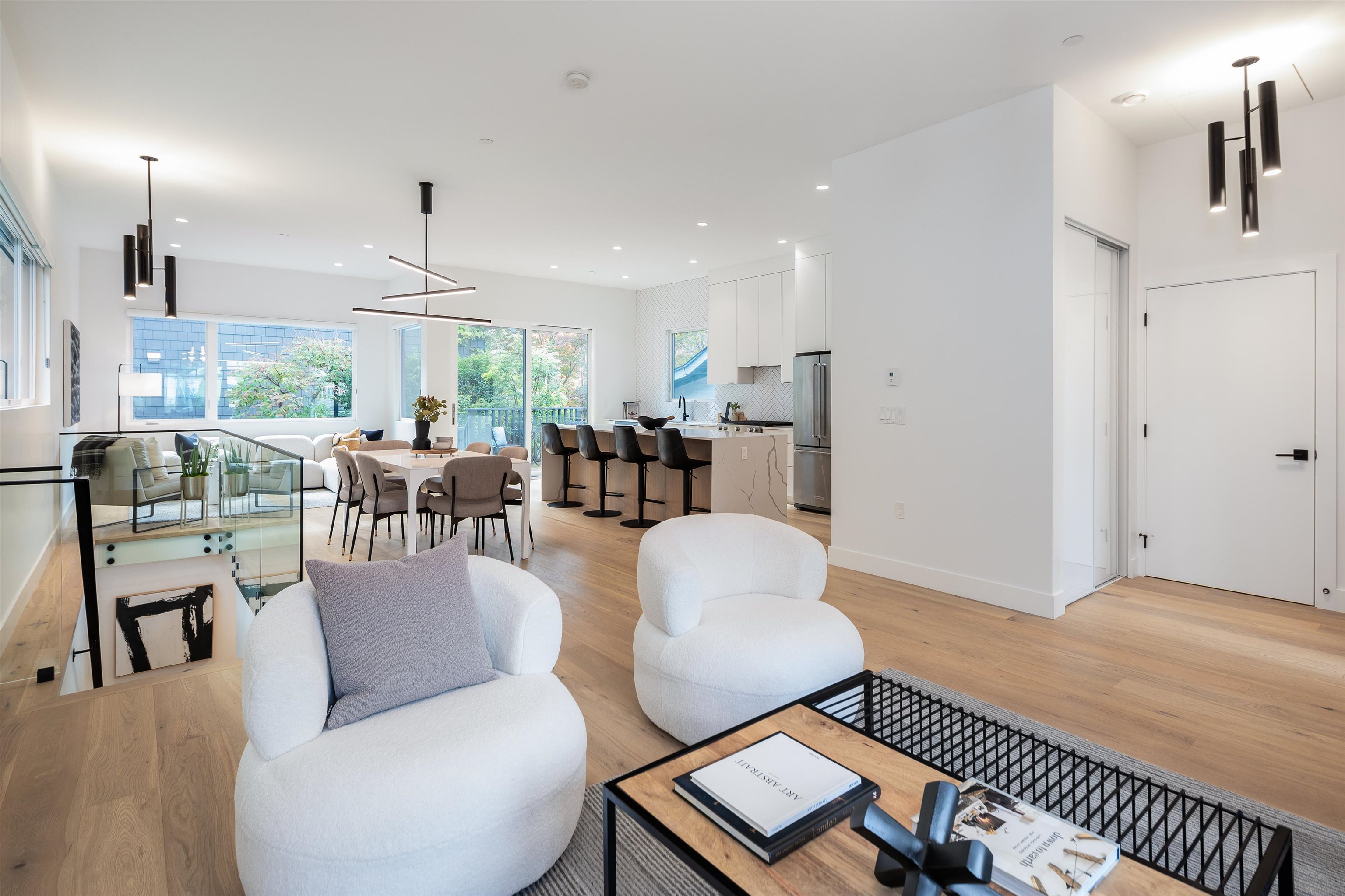 Listing image of 1136 E 22ND AVENUE