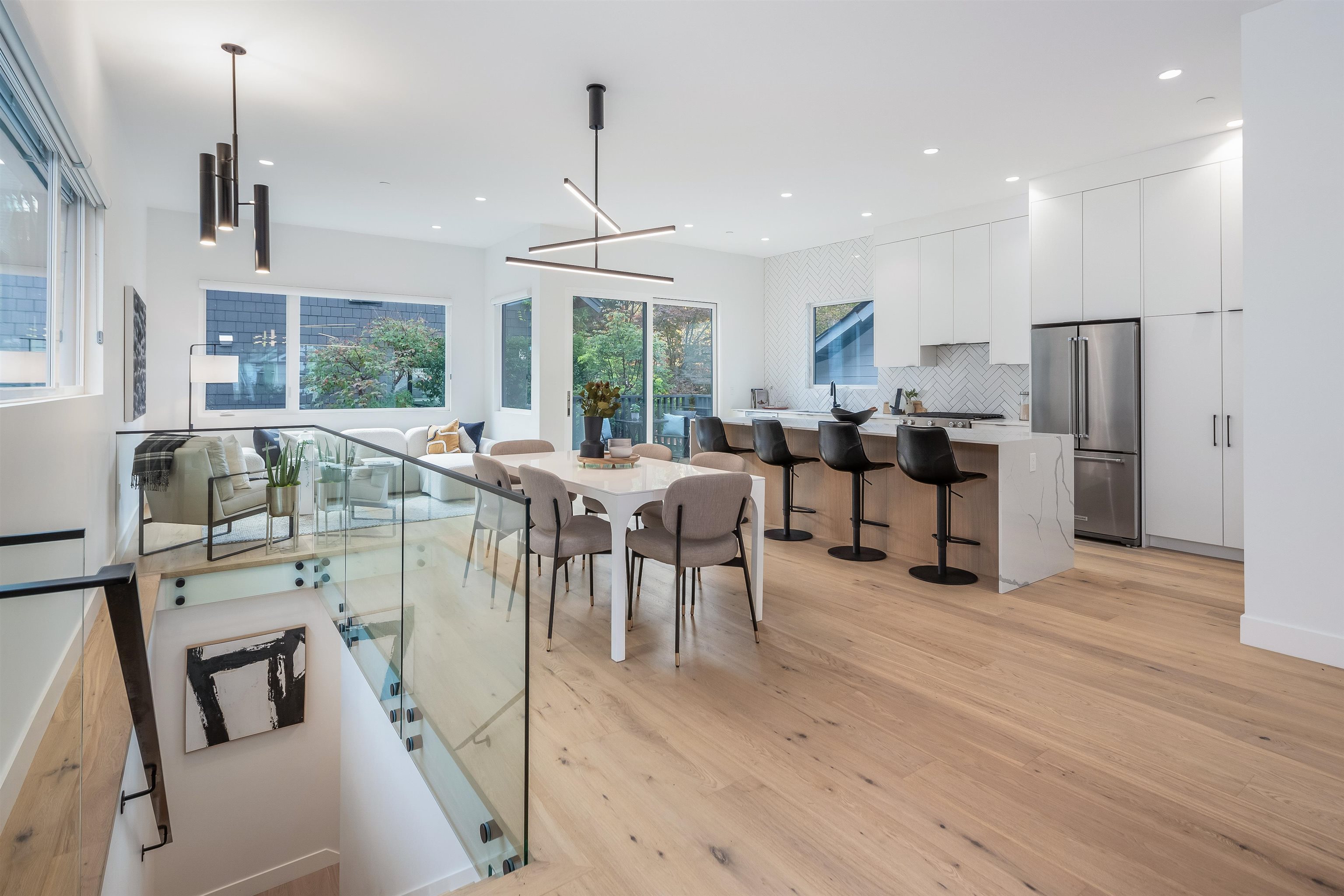 Listing image of 1136 E 22ND AVENUE