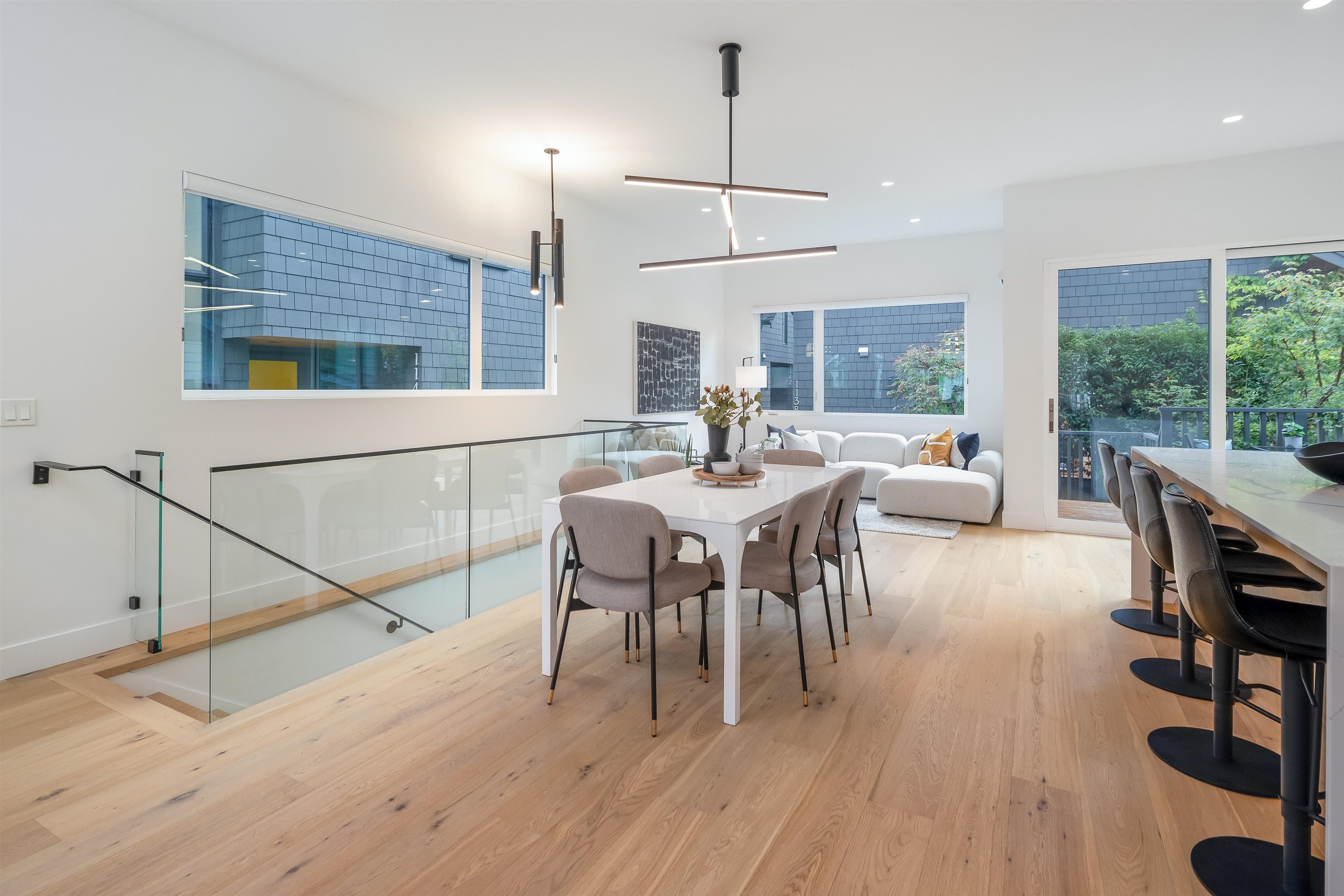 Listing image of 1136 E 22ND AVENUE