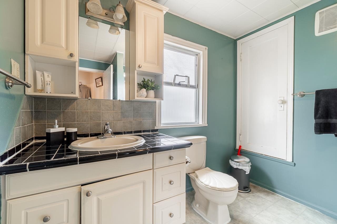 Listing image of 5023 ROSS STREET