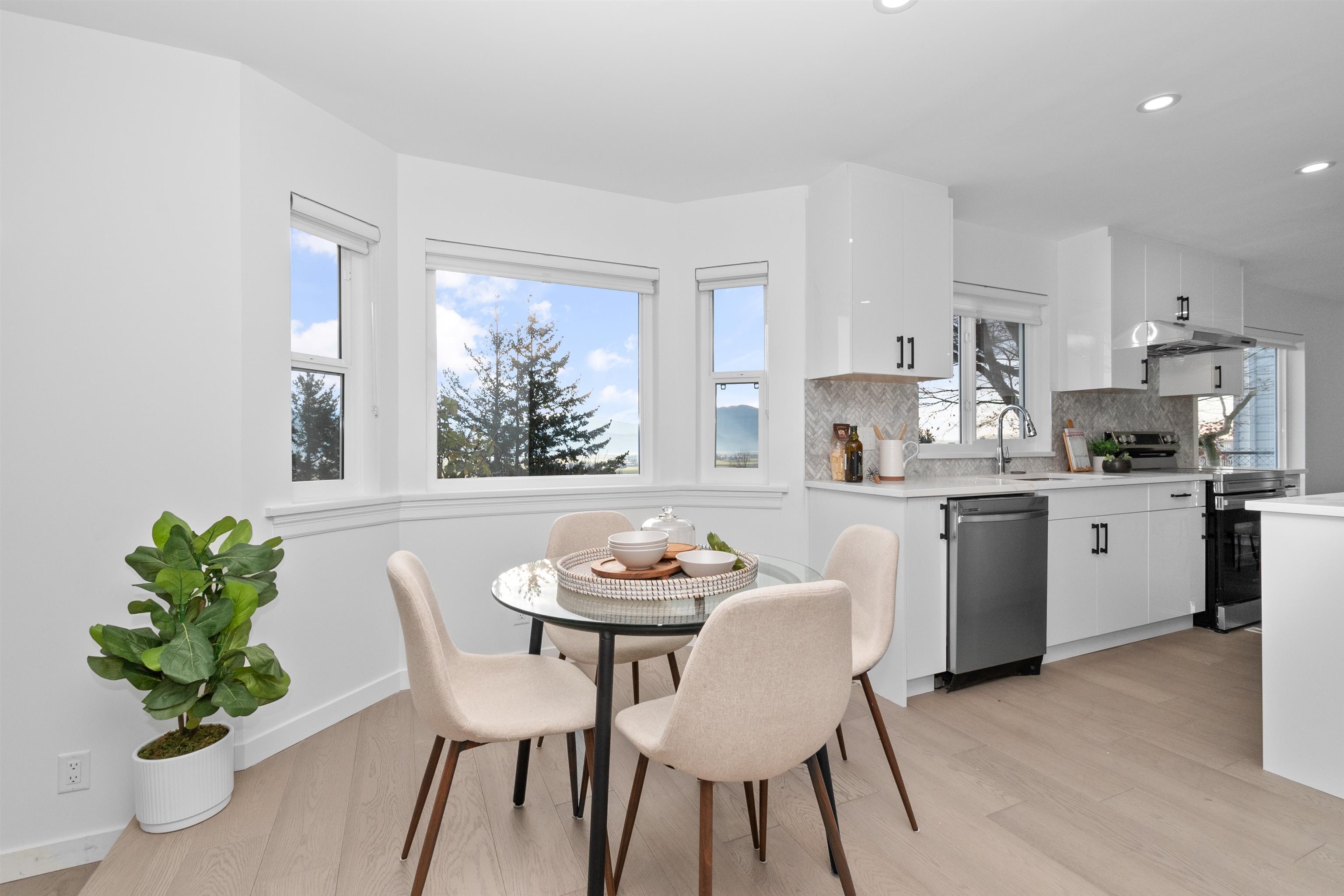 35818 EAGLECREST DRIVE, ABBOTSFORD, BC V3G 1E8 Mike Stewart