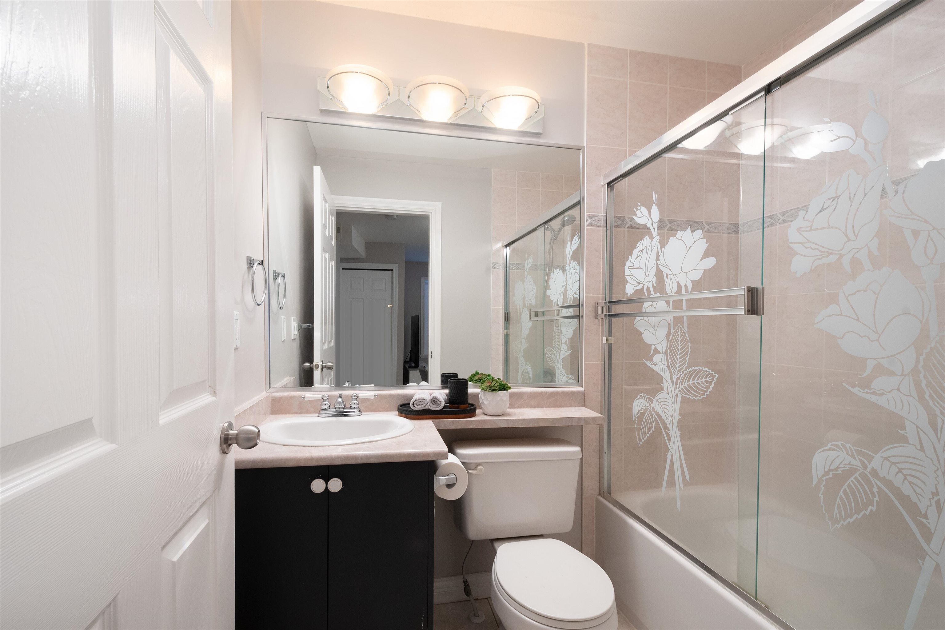 1336 E 16th Avenue, Vancouver 14