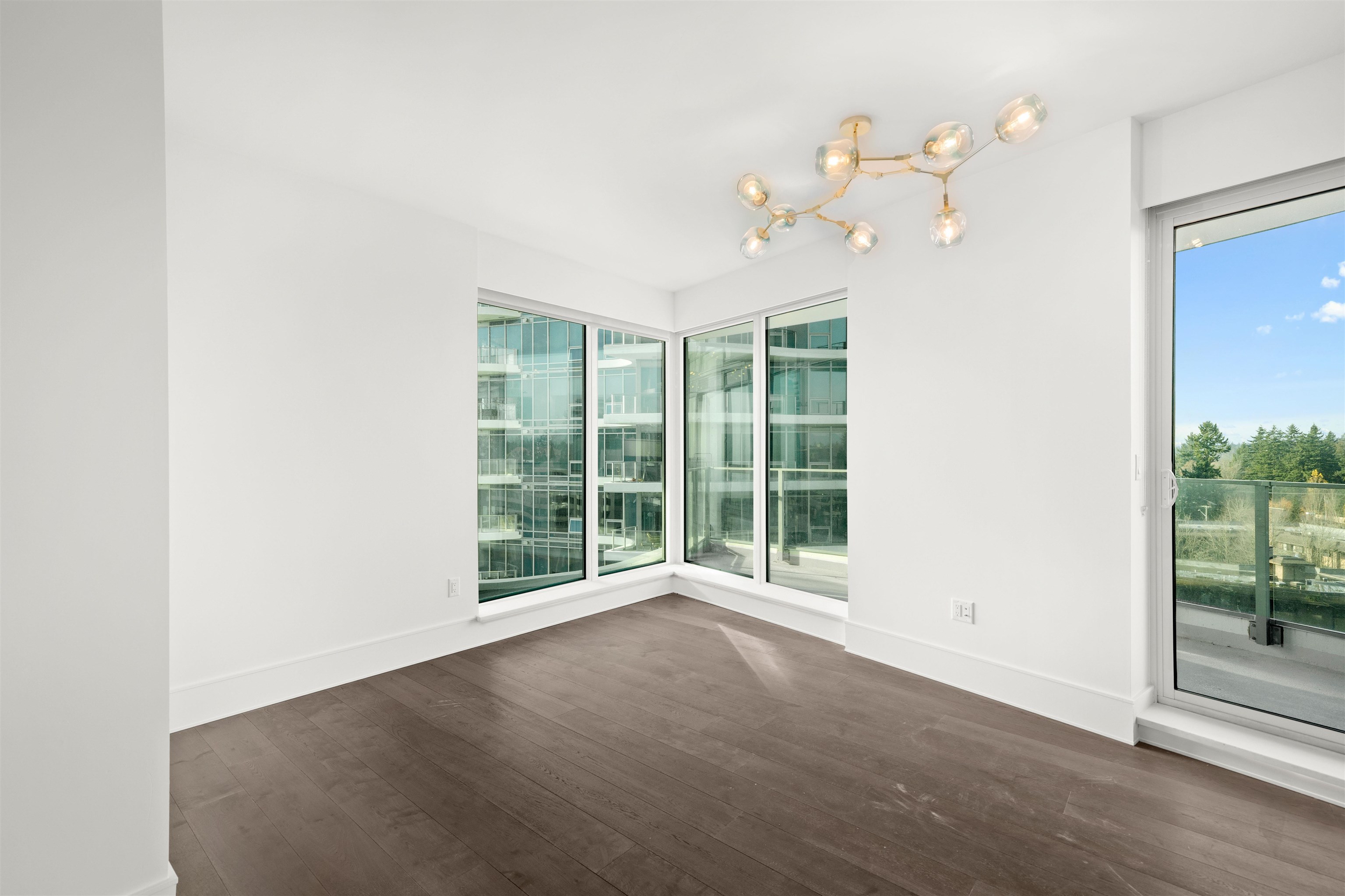 Michael Sung, 806-1501 FOSTER STREET, White Rock, British Columbia, 1 Bedroom, 1 Bathroom, Residential Attached,For Sale ,R2836261