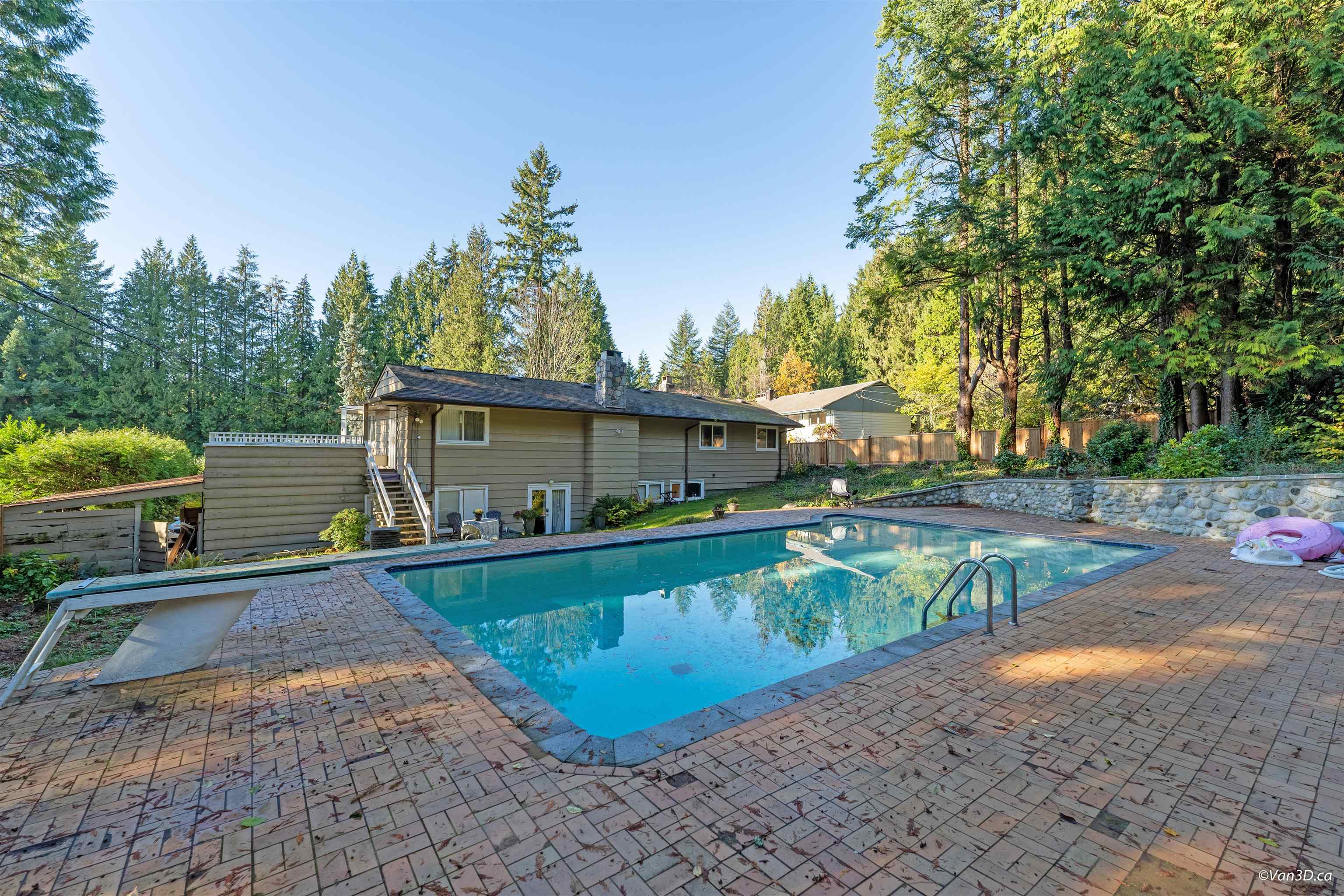 Listing image of 533 HADDEN DRIVE