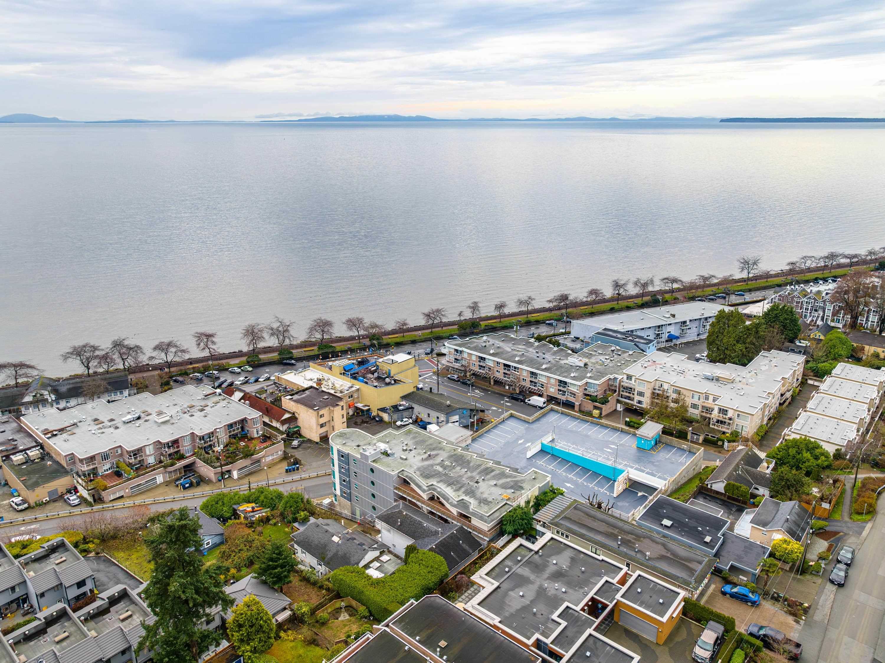 501-14955 VICTORIA AVENUE, White Rock, British Columbia, 2 Bedrooms Bedrooms, ,2 BathroomsBathrooms,Residential Attached,For Sale,R2836664