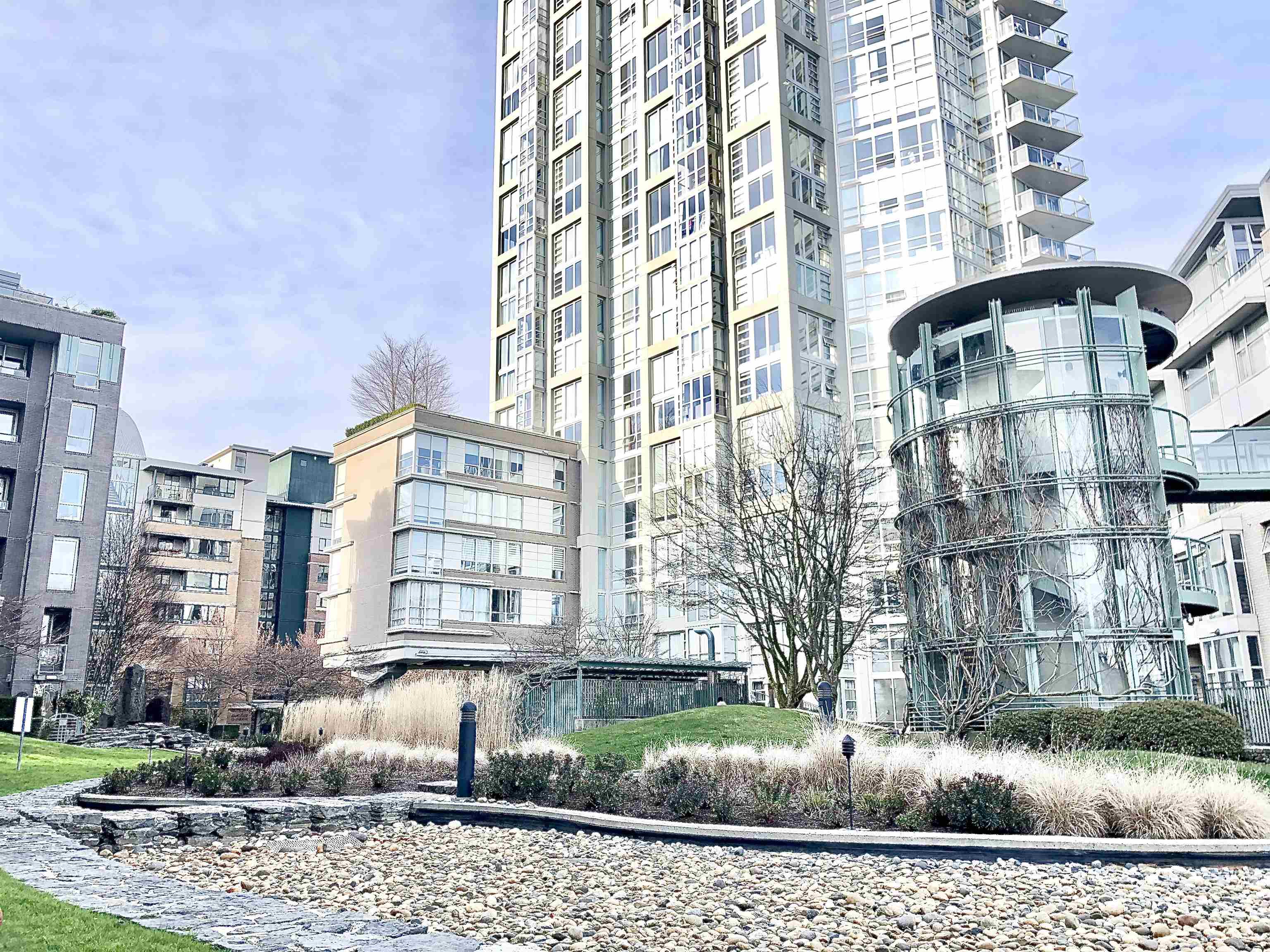 2001-1228 MARINASIDE CRESCENT, Vancouver, British Columbia Apartment/Condo, 2 Bedrooms, 2 Bathrooms, Residential Attached,For Sale, MLS-R2836789