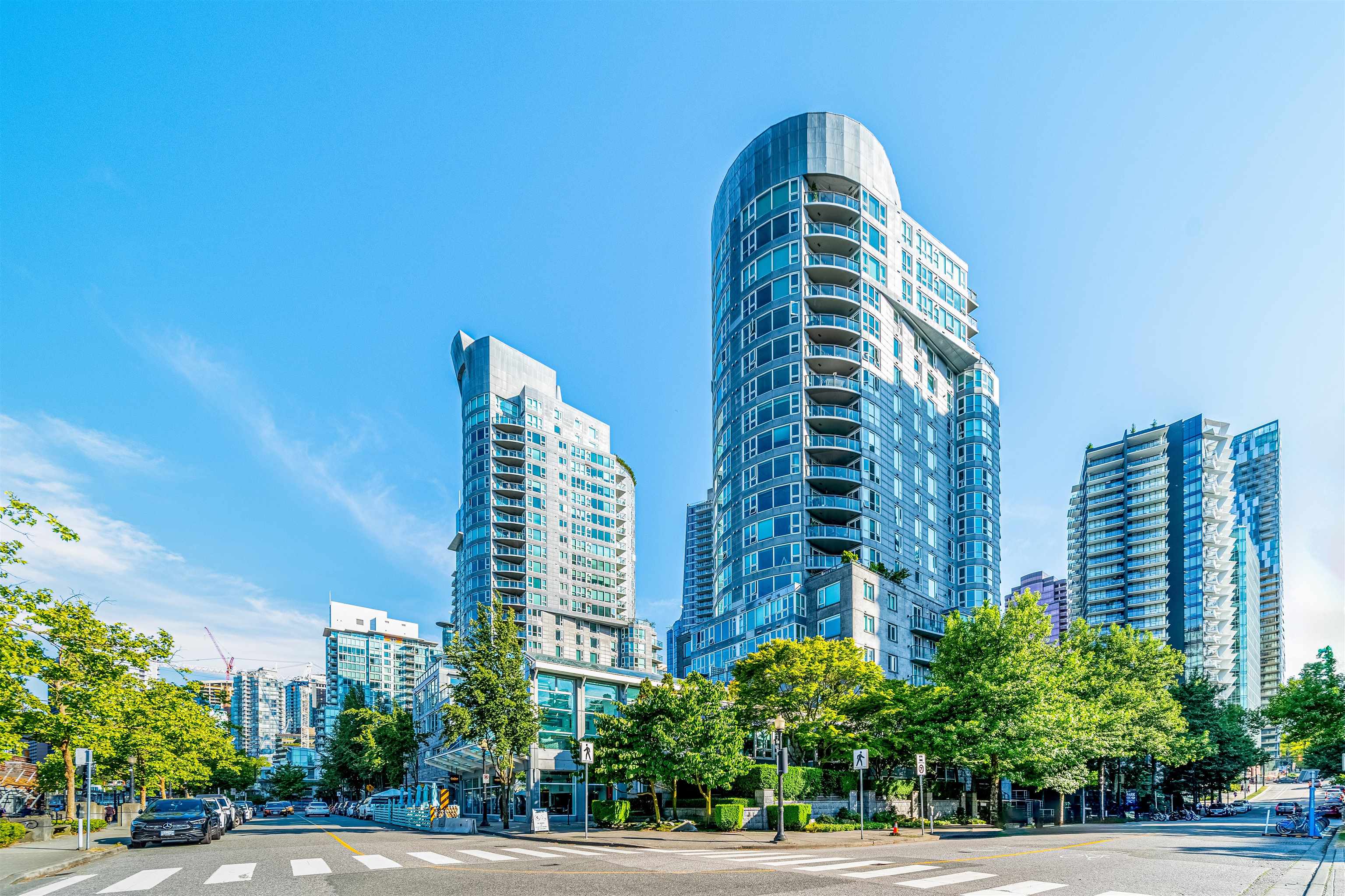 1002-560 CARDERO STREET, Vancouver, British Columbia, 2 Bedrooms Bedrooms, ,2 BathroomsBathrooms,Residential Attached,For Sale,R2837513