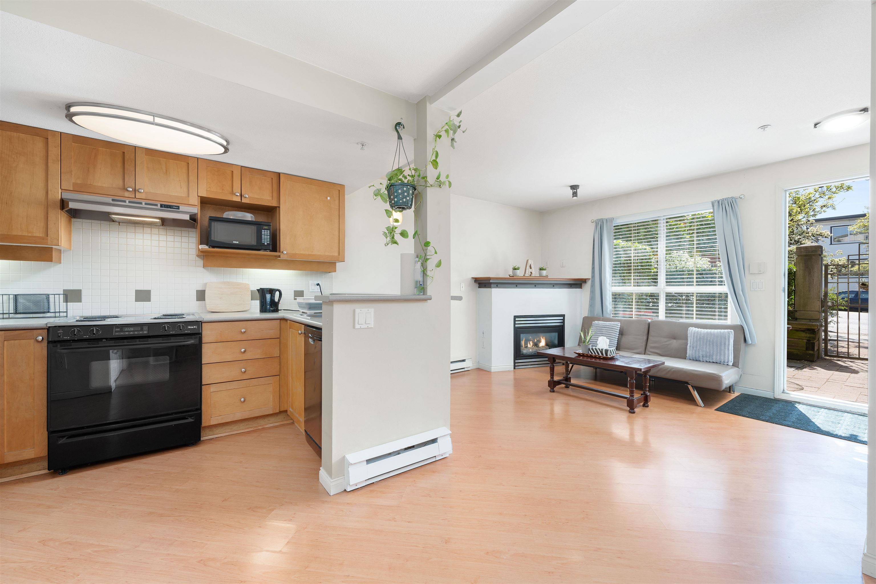 1-2375 WBROADWAY, Vancouver, British Columbia, ,1 BathroomBathrooms,Residential Attached,For Sale,R2838163