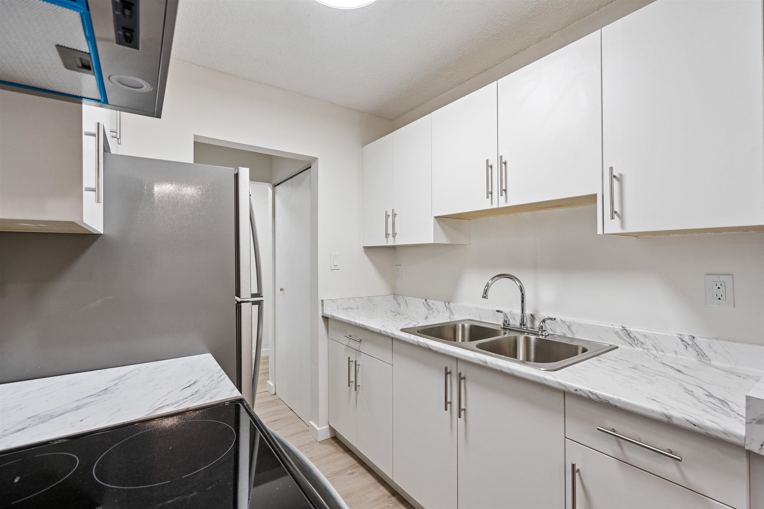 Michael Sung, 227-2600 E49TH AVENUE, Vancouver, British Columbia, 2 Bedrooms, 1 Bathroom, Residential Attached,For Sale ,R2838946