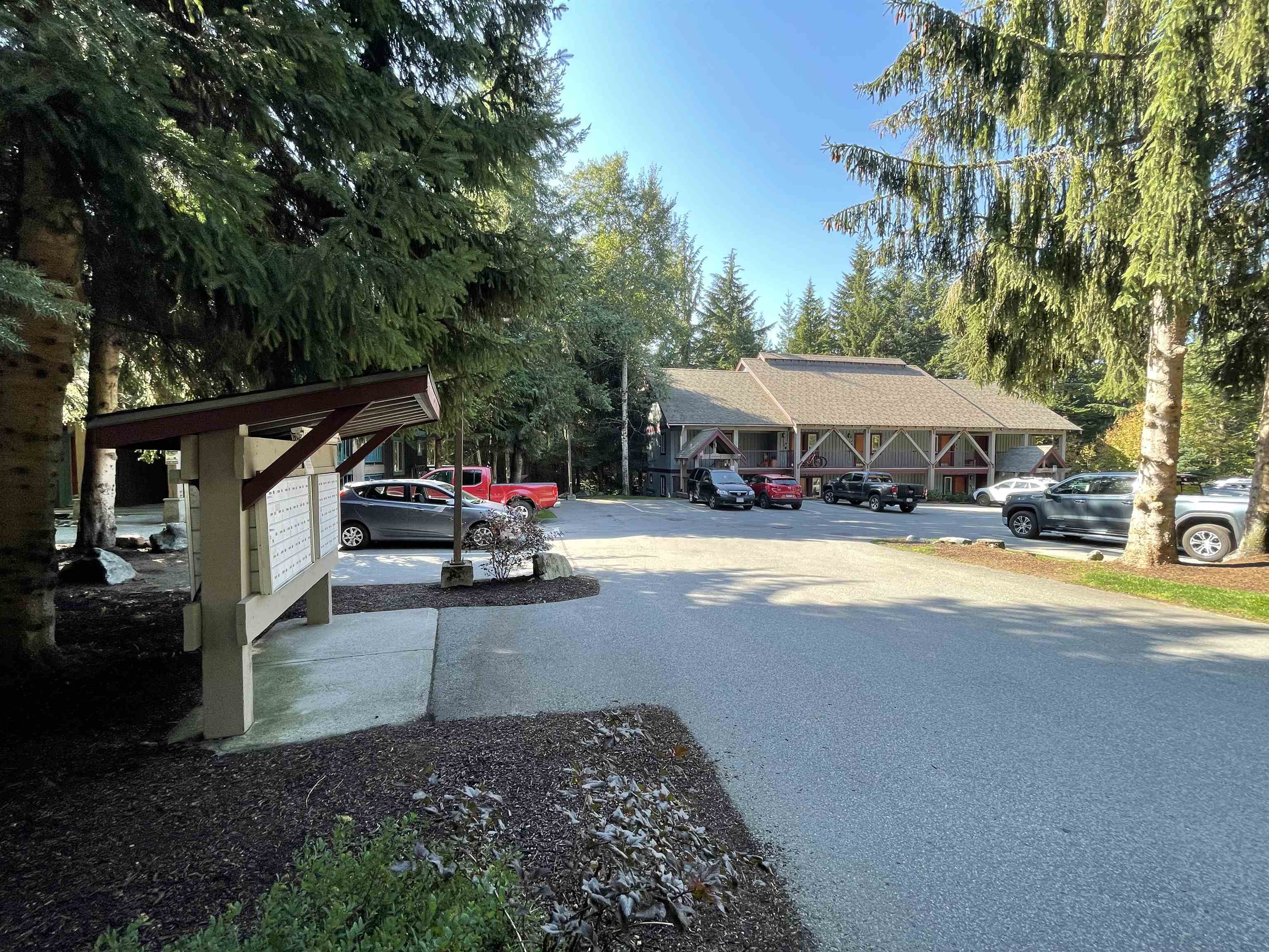 3070 HILLCREST DRIVE, Whistler, British Columbia Other, 1 Bathroom, Multifamily,For Sale, MLS-R2839136
