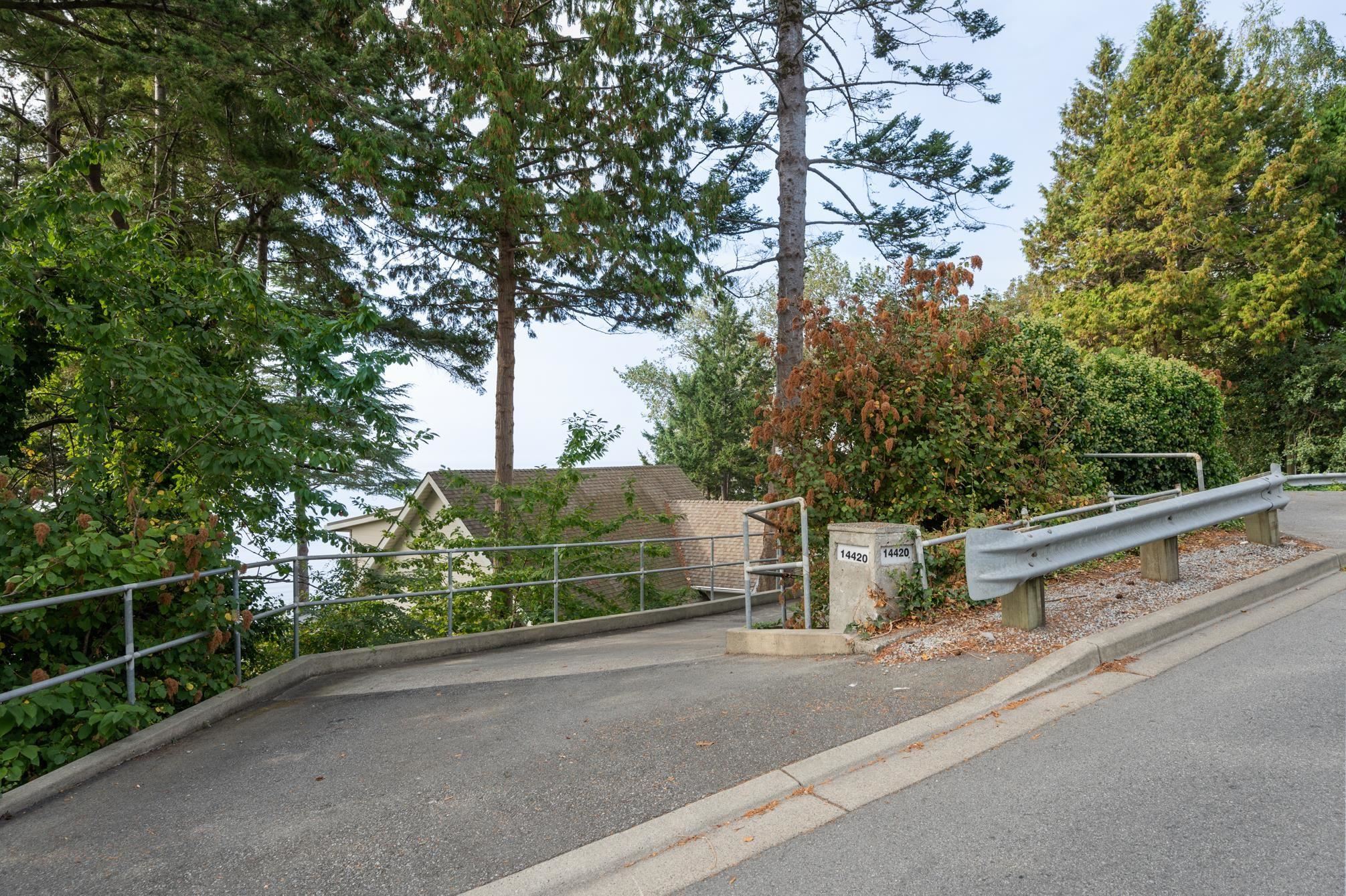 14420 MARINE DRIVE, White Rock, British Columbia, 4 Bedrooms Bedrooms, ,3 BathroomsBathrooms,Residential Detached,For Sale,R2839291