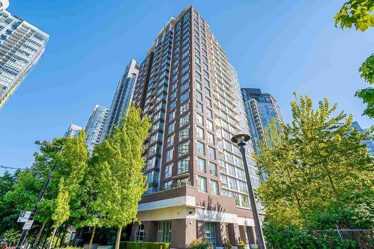 Located a short walk to the Seawall, and all the amenities that Yaletown has to offer!