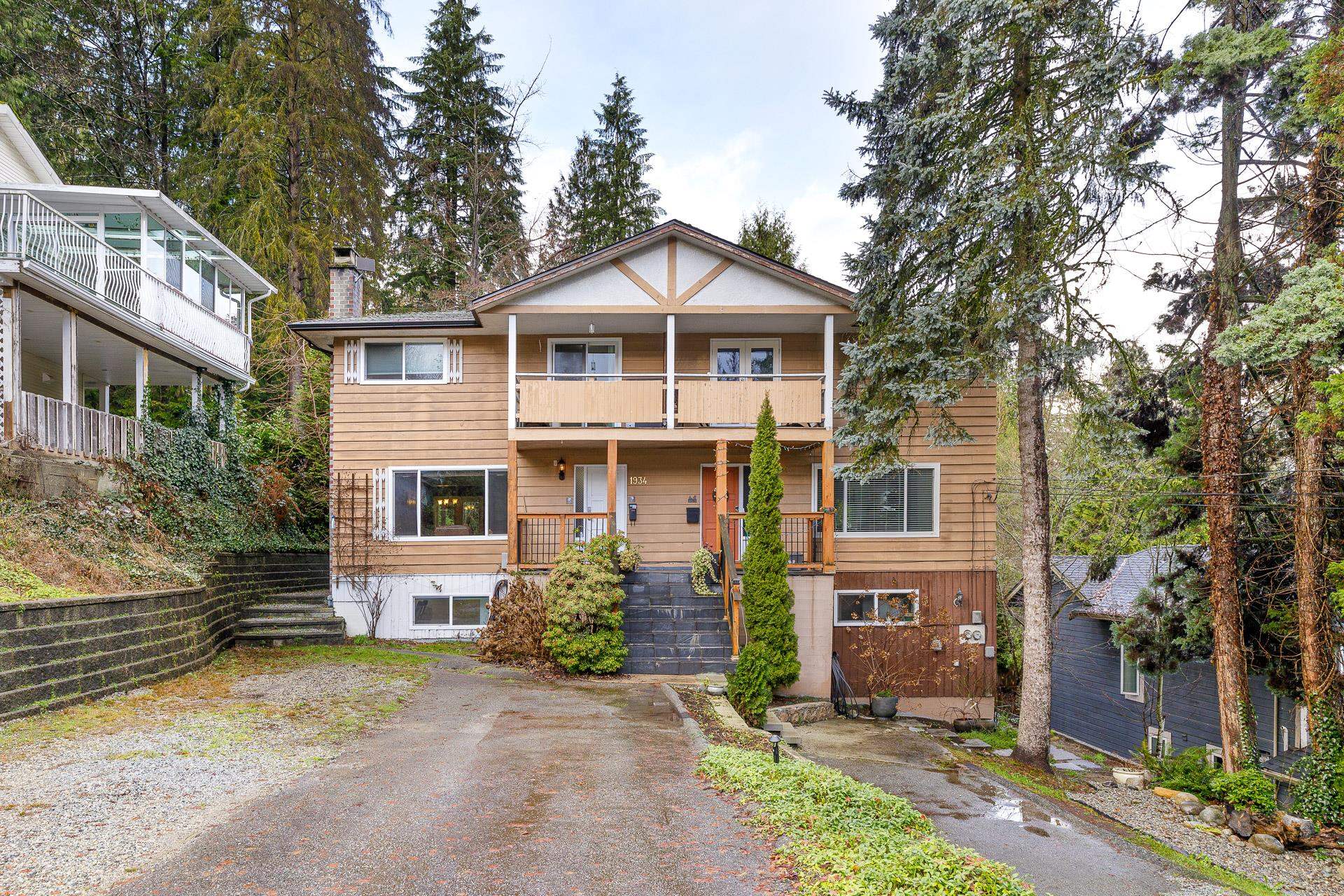 B-1934 CLARKE STREET, Port Moody, British Columbia, 4 Bedrooms Bedrooms, ,3 BathroomsBathrooms,Residential Attached,For Sale,R2839557