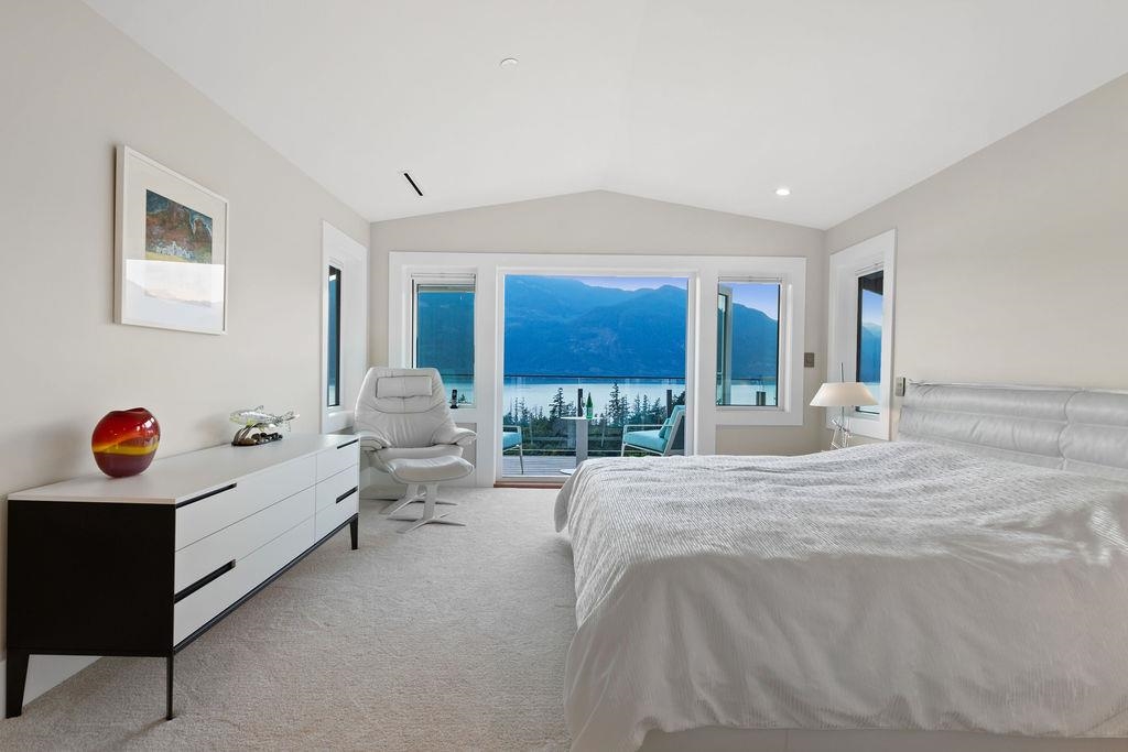 Listing image of 660 OCEAN CREST DRIVE