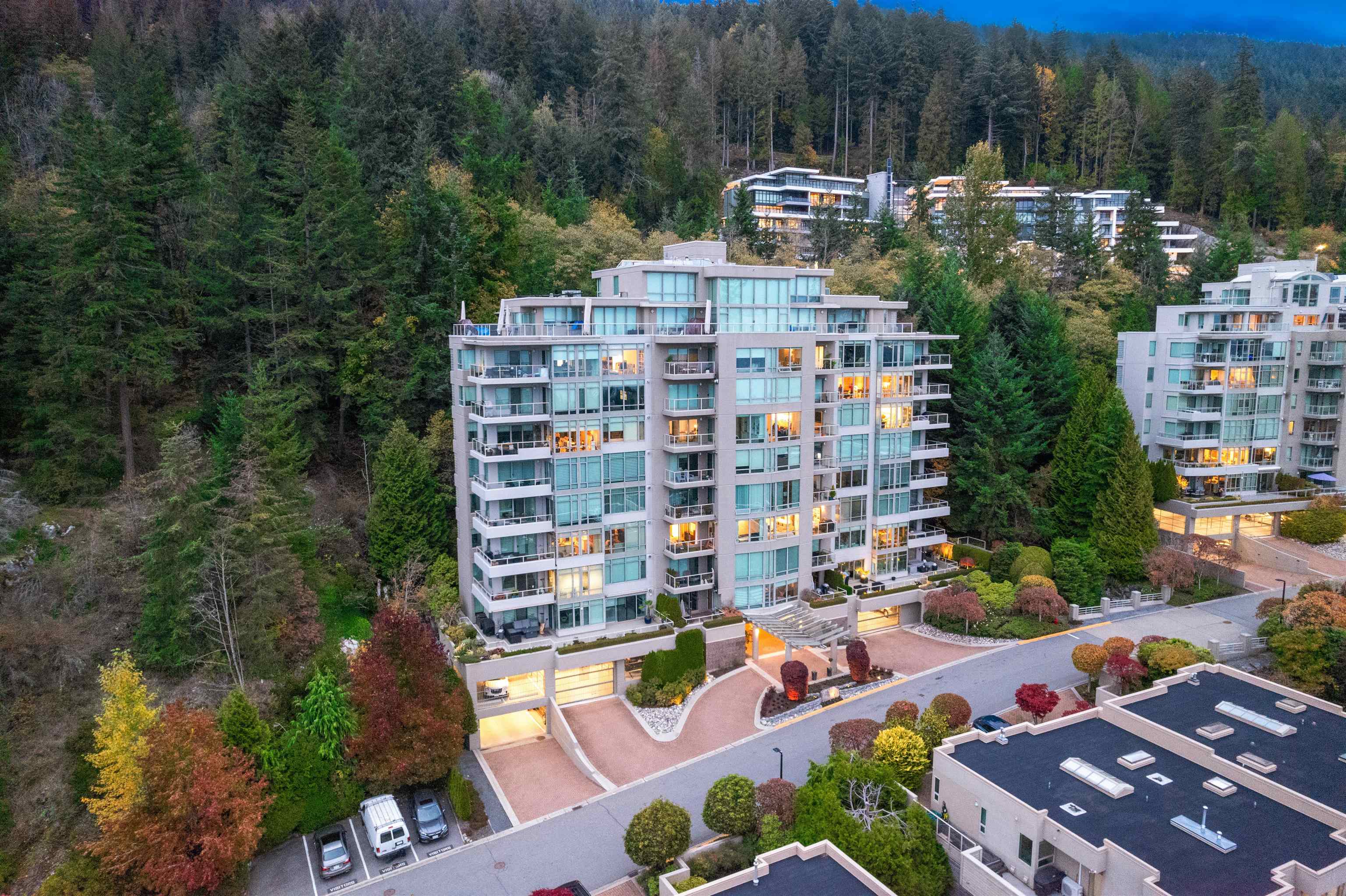 302-3131 DEER RIDGE DRIVE, West Vancouver, British Columbia, 2 Bedrooms Bedrooms, ,2 BathroomsBathrooms,Residential Attached,For Sale,R2840041