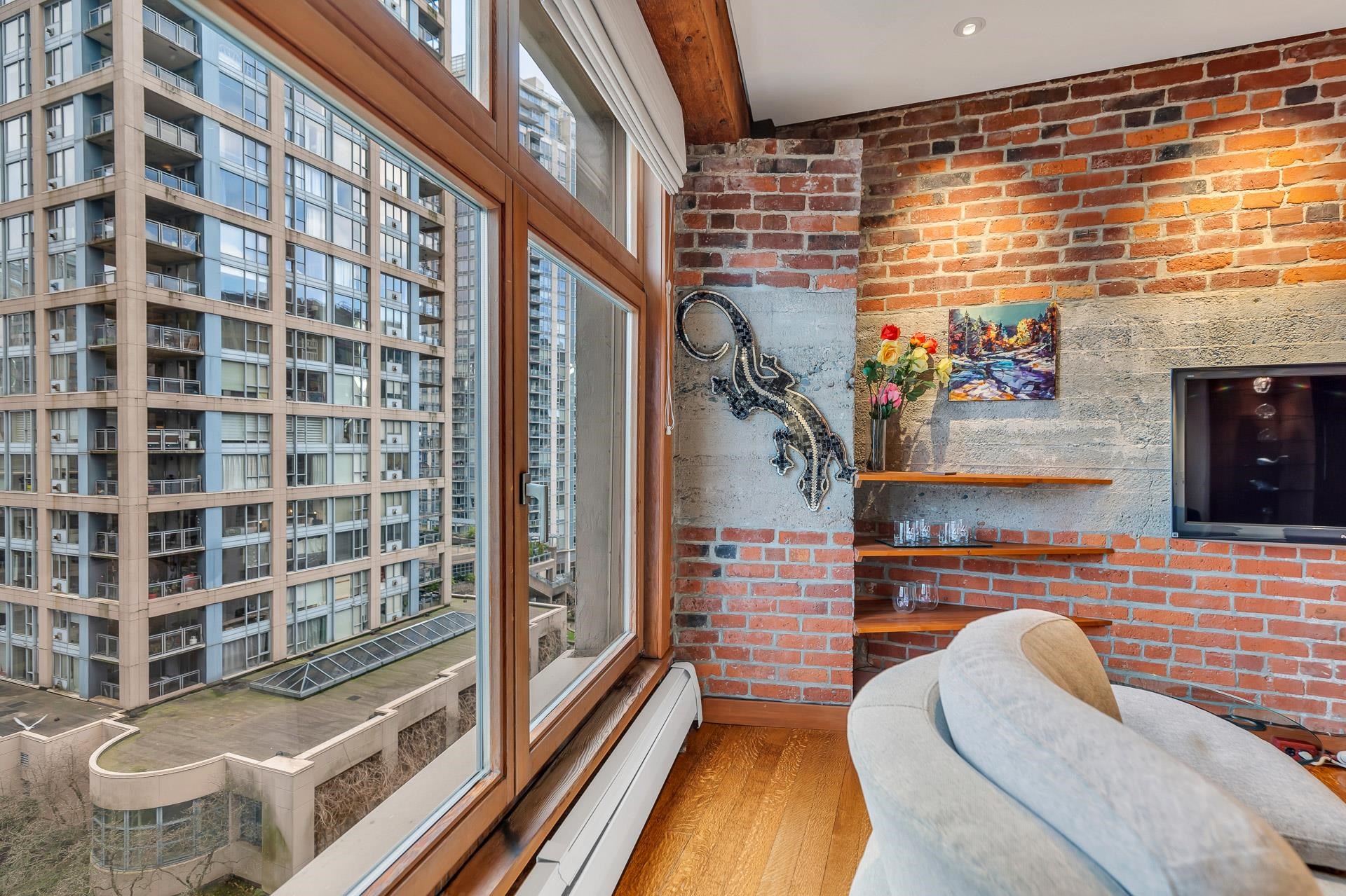 804-518 BEATTY STREET, Vancouver, British Columbia, 1 Bedroom Bedrooms, ,2 BathroomsBathrooms,Residential Attached,For Sale,R2840490