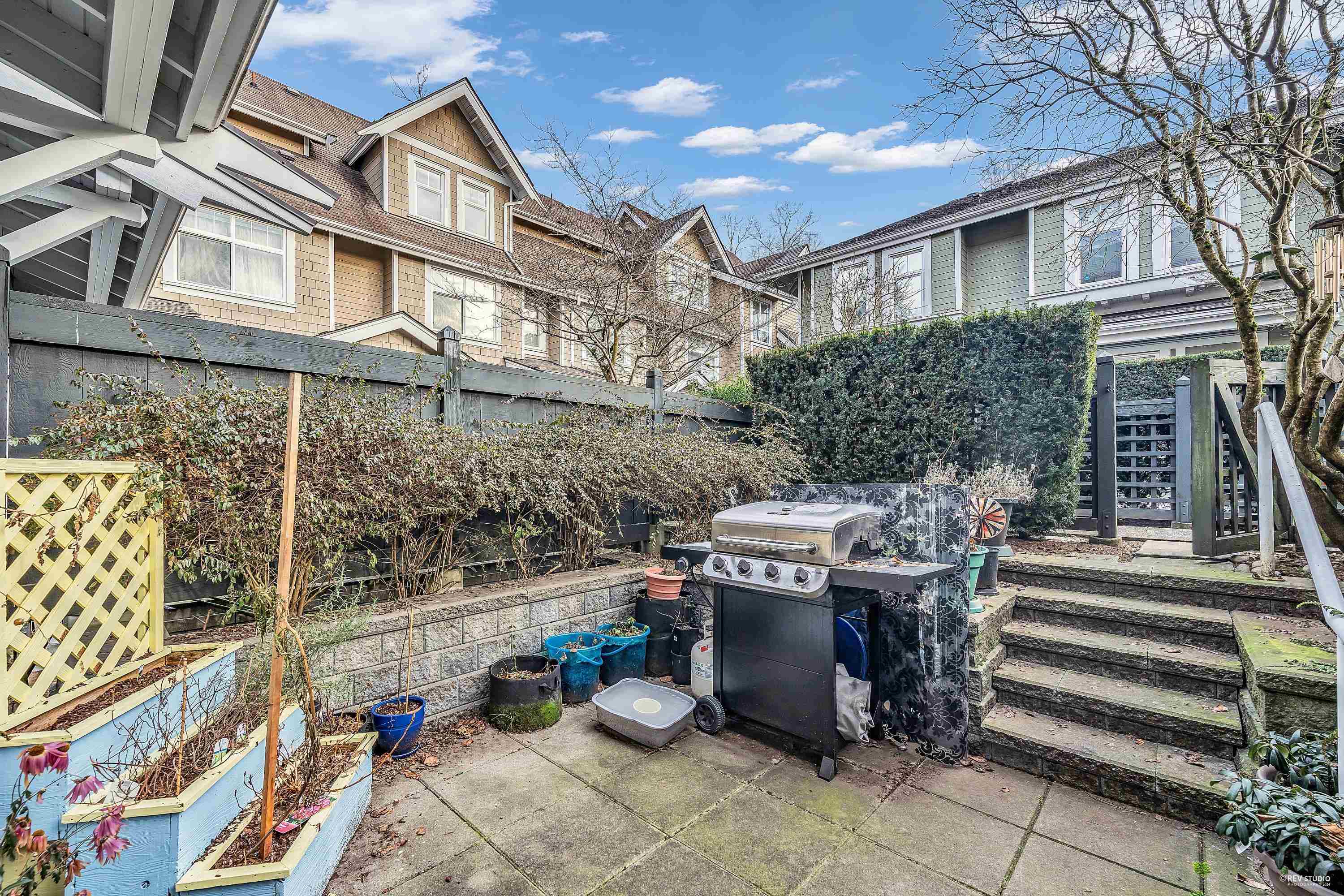 329 W59TH AVENUE, Vancouver, British Columbia, 3 Bedrooms Bedrooms, ,3 BathroomsBathrooms,Residential Attached,For Sale,R2840982