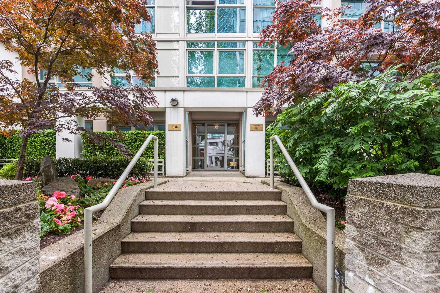 505-1338 HOMER STREET, Vancouver, British Columbia, 2 Bedrooms Bedrooms, ,2 BathroomsBathrooms,Residential Attached,For Sale,R2842269