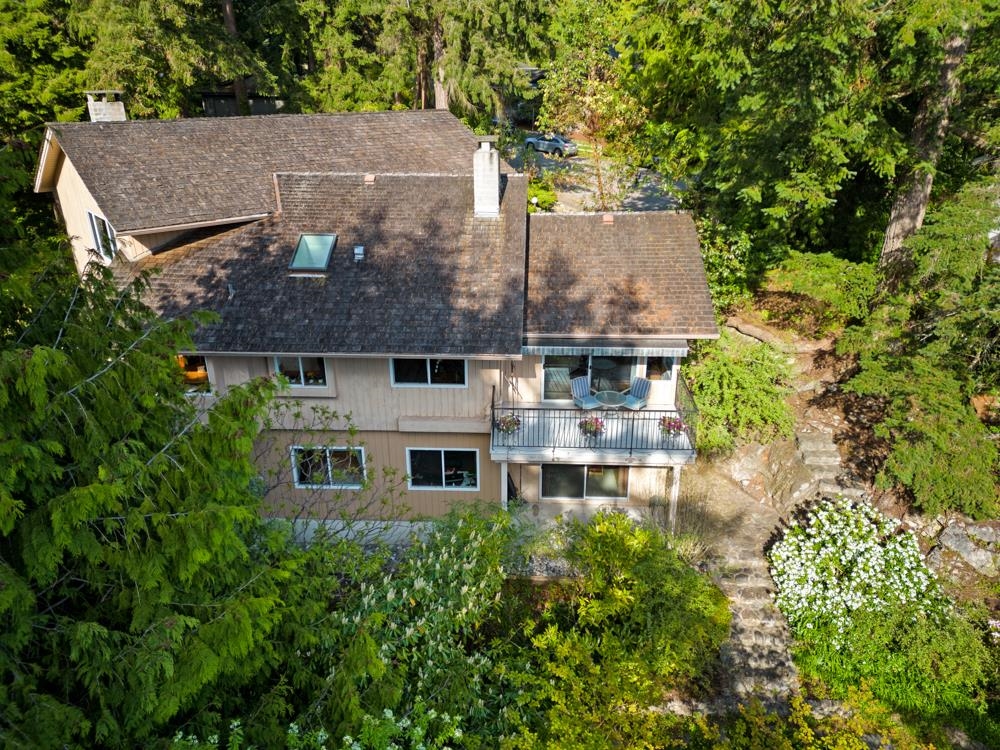 5707 BLUEBELL DRIVE, West Vancouver, British Columbia V7W 1T2 R2842619