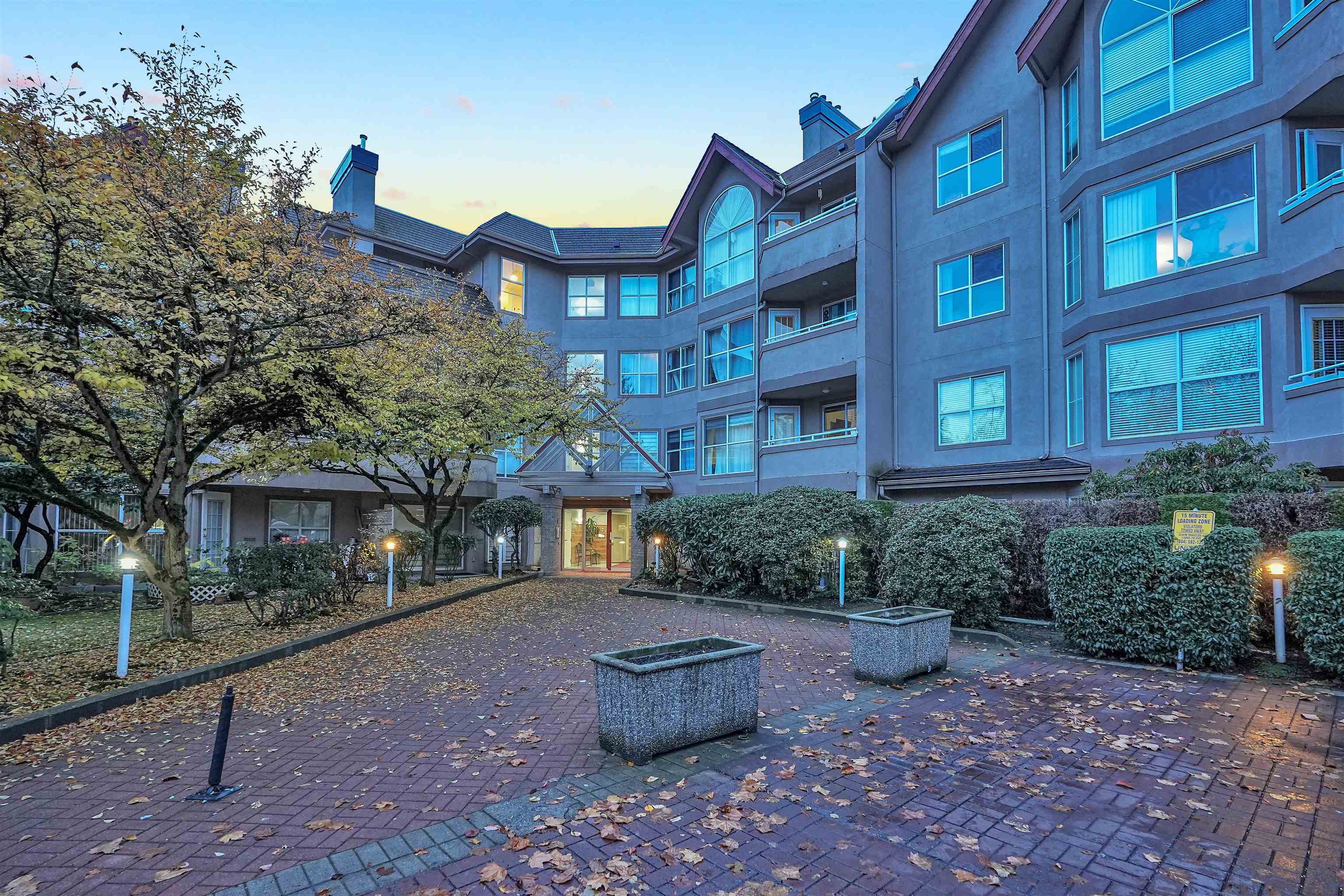 208-7435 121A STREET, Surrey, British Columbia Apartment/Condo, 2 Bedrooms, 2 Bathrooms, Residential Attached,For Sale, MLS-R2842725