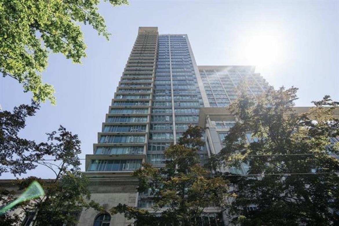 606-610 GRANVILLE STREET, Vancouver, British Columbia, 1 Bedroom Bedrooms, ,2 BathroomsBathrooms,Residential Attached,For Sale,R2843065
