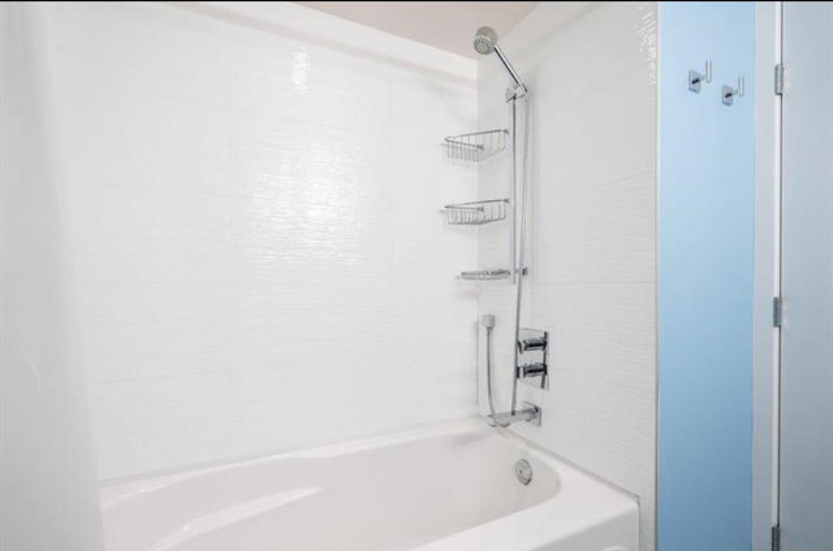 610 GRANVILLE, Vancouver, British Columbia V6C 3T3, 1 Bedroom Bedrooms, ,1 BathroomBathrooms,Residential Attached,For Sale,GRANVILLE,R2843065